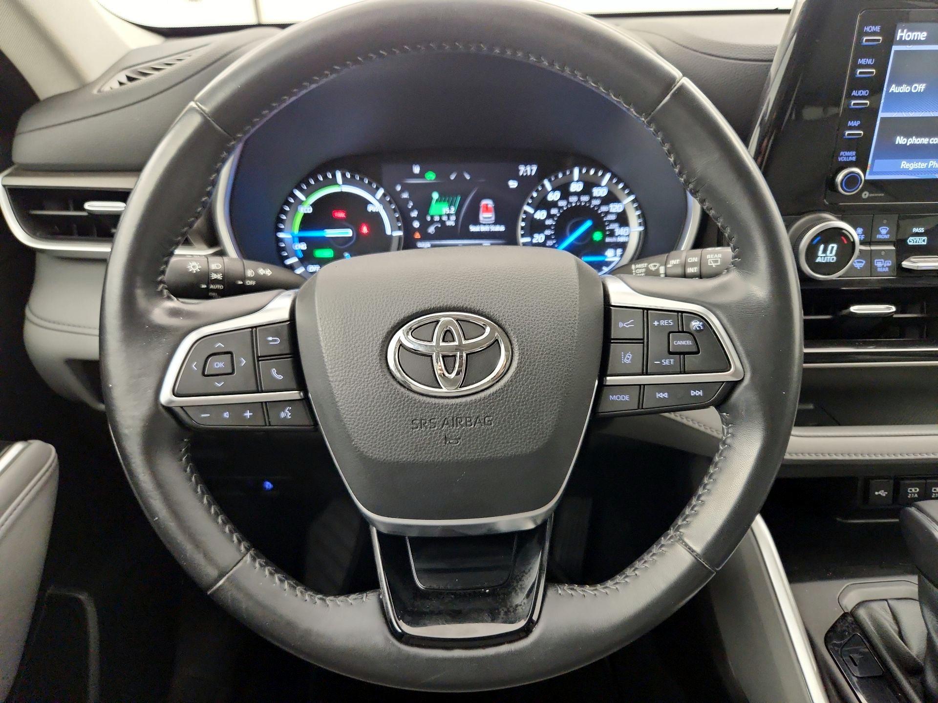 Thumbnail: 2021 Toyota Highlander - 10