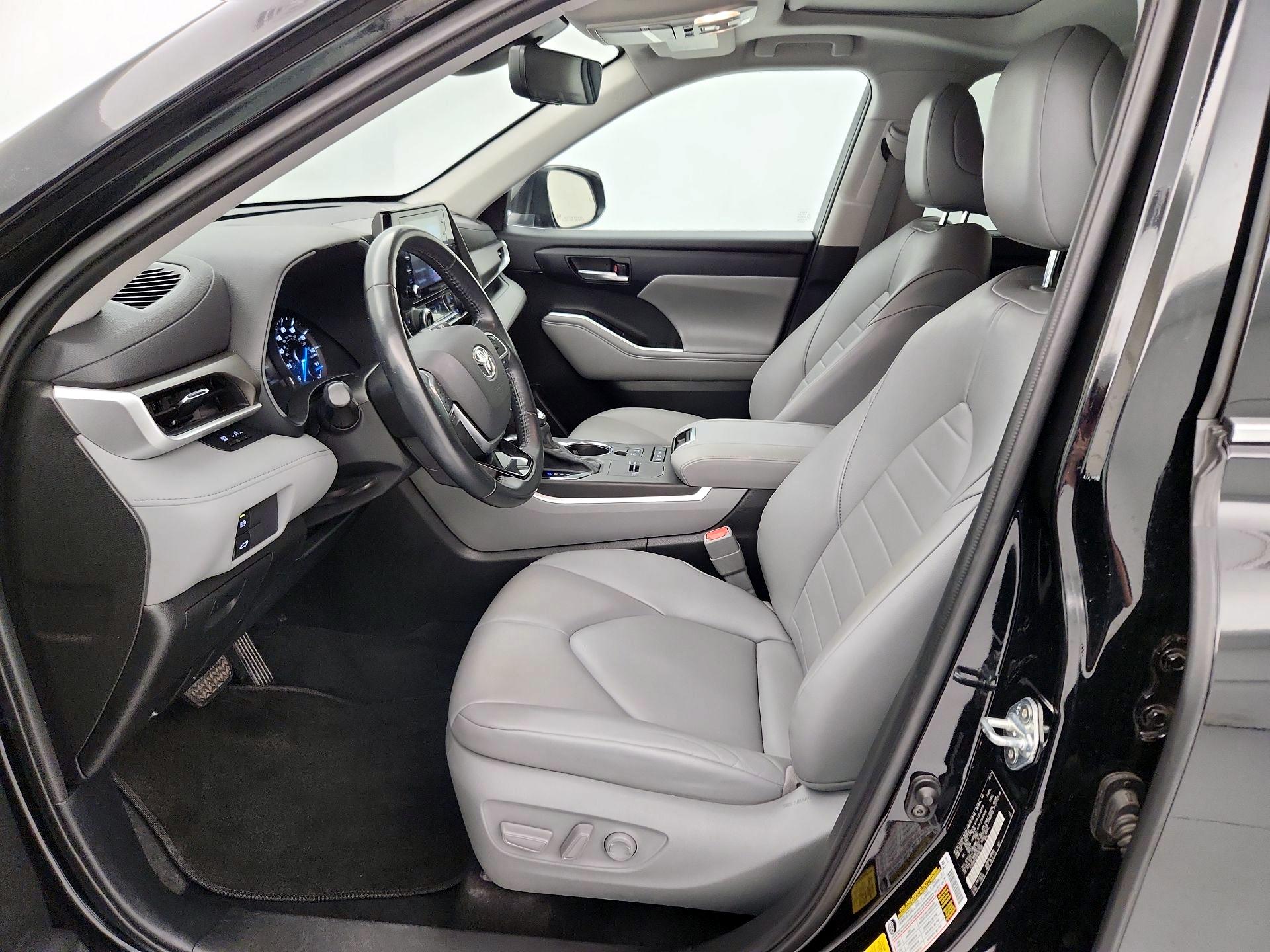Thumbnail: 2021 Toyota Highlander - 11