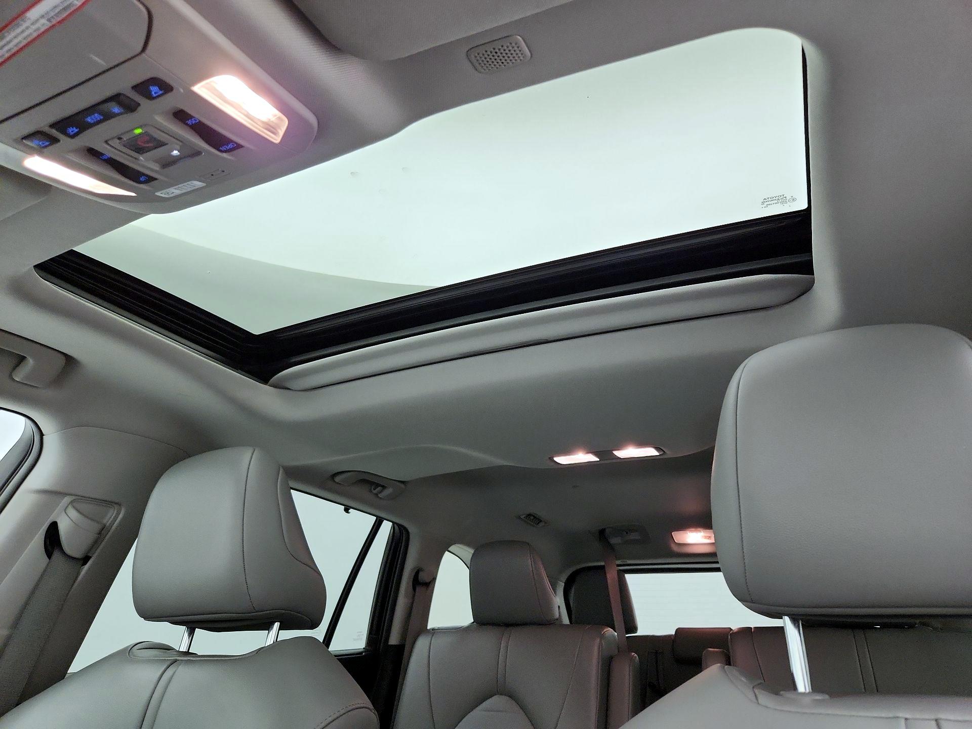 Thumbnail: 2021 Toyota Highlander - 20
