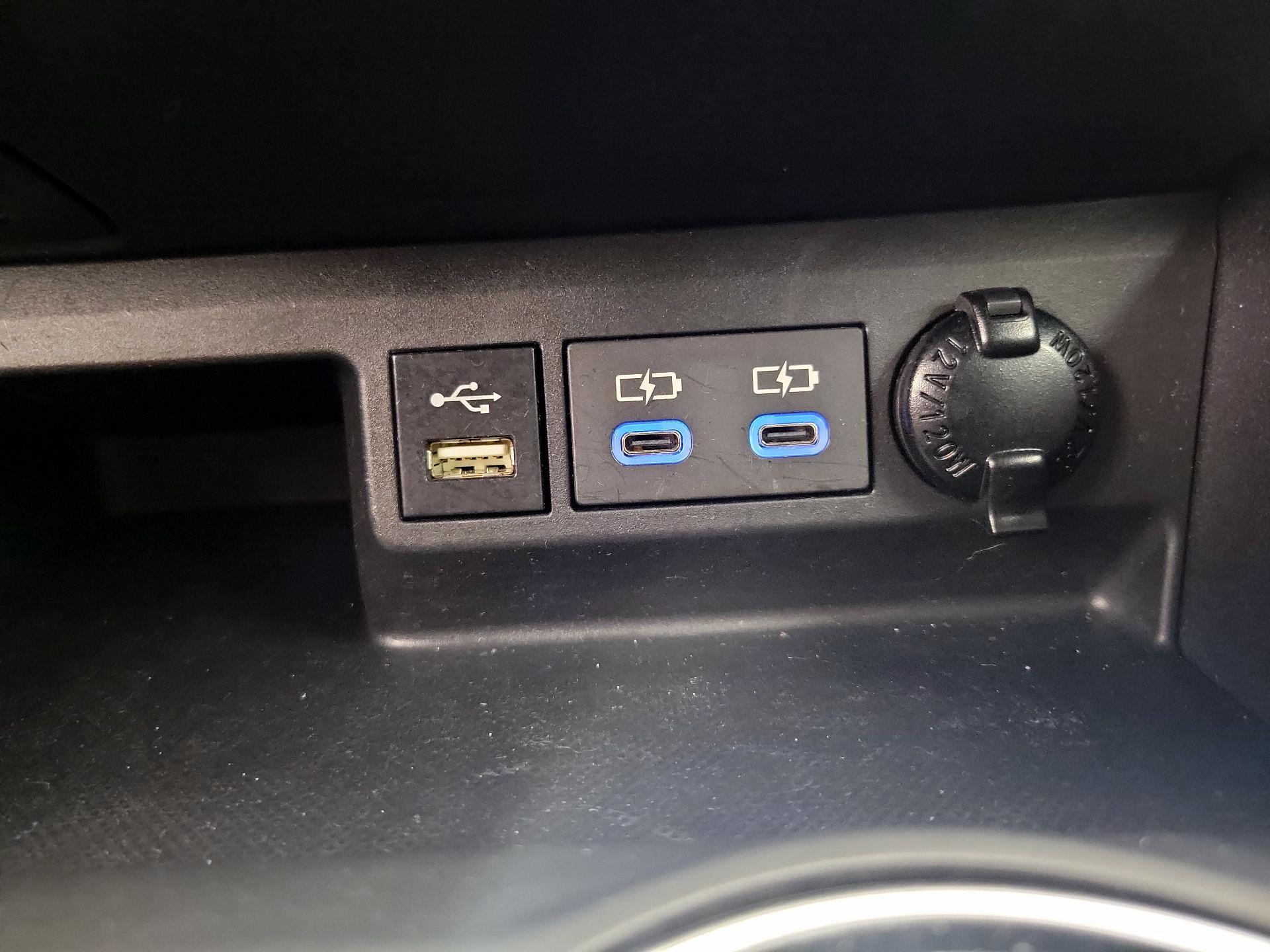 Thumbnail: 2022 Toyota Highlander - 18