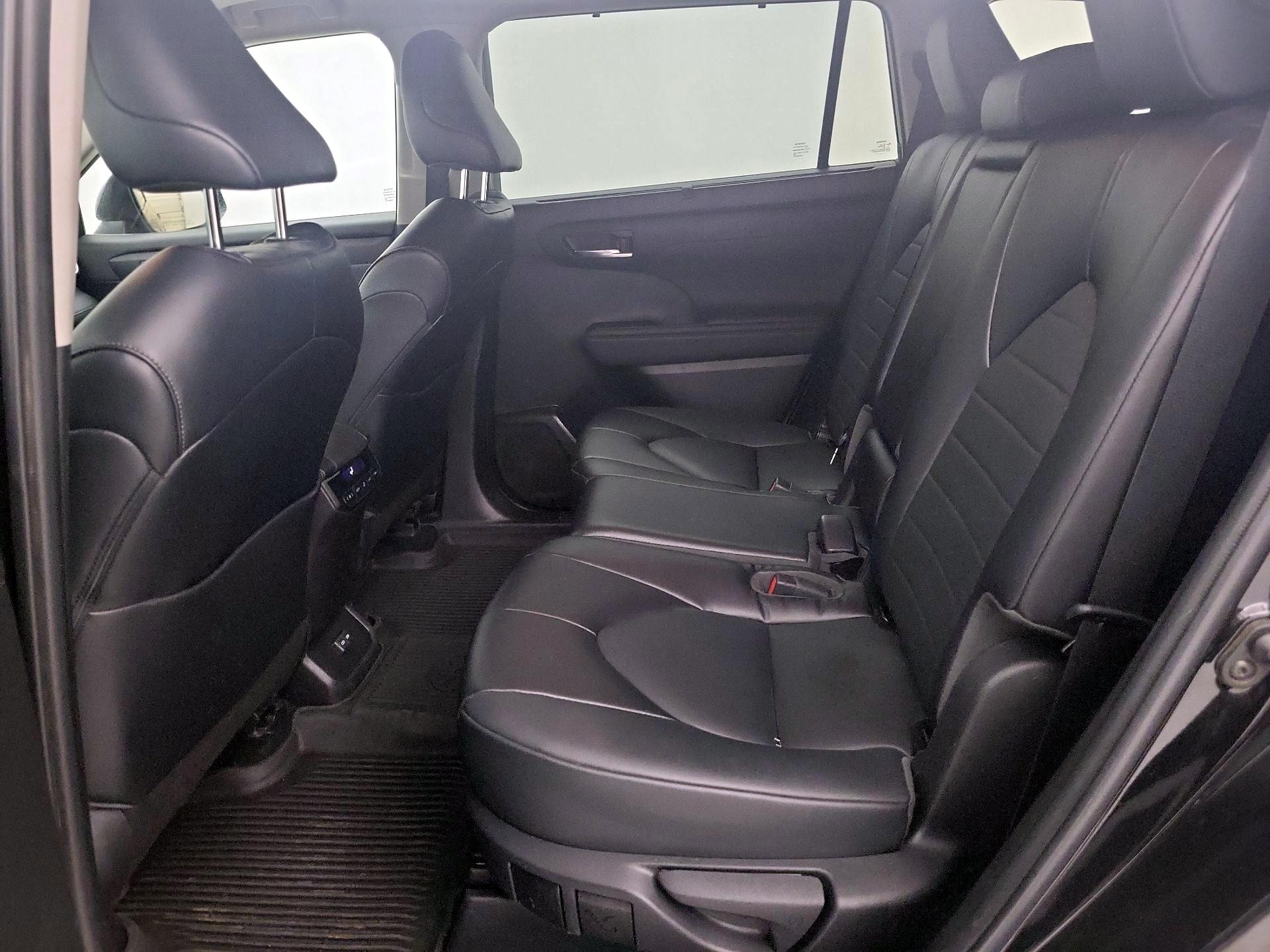 Thumbnail: 2022 Toyota Highlander - 19