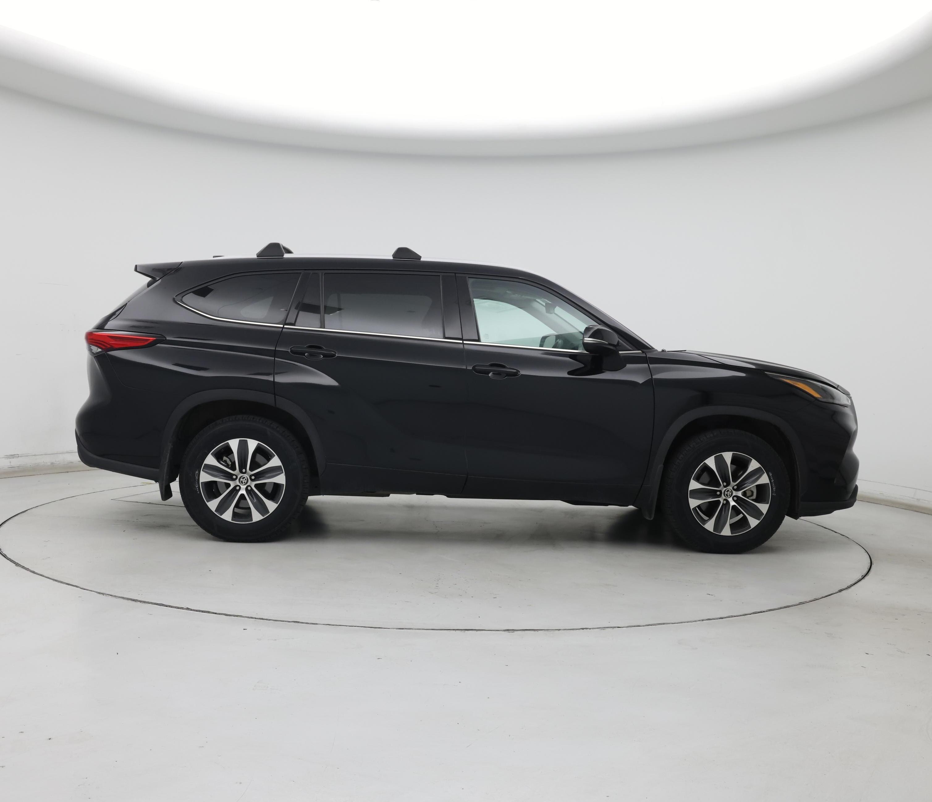 Thumbnail: 2022 Toyota Highlander - 7