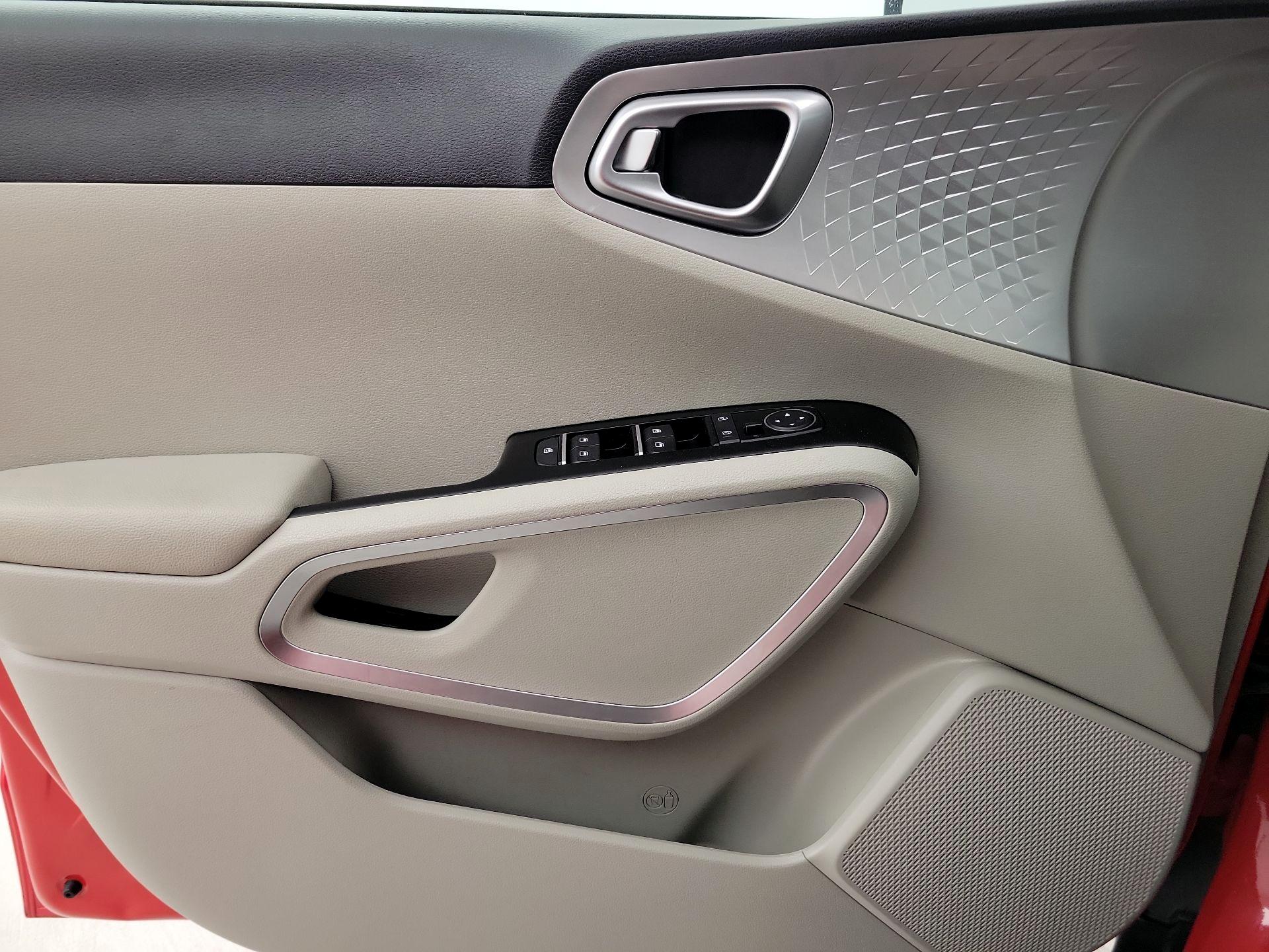 Thumbnail: 2020 Kia Soul - 12