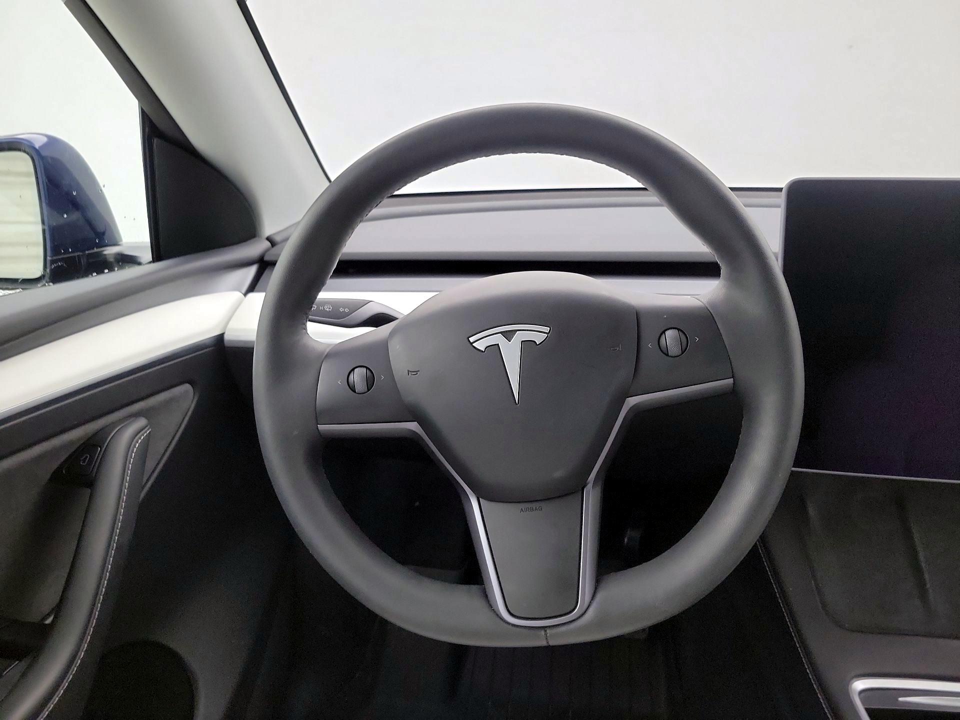 Thumbnail: 2025 Tesla Model Y - 10