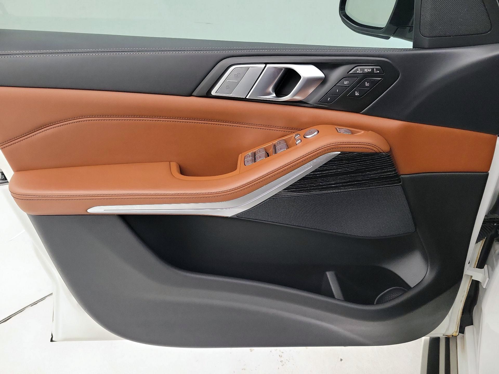 Thumbnail: 2022 BMW X7 - 12