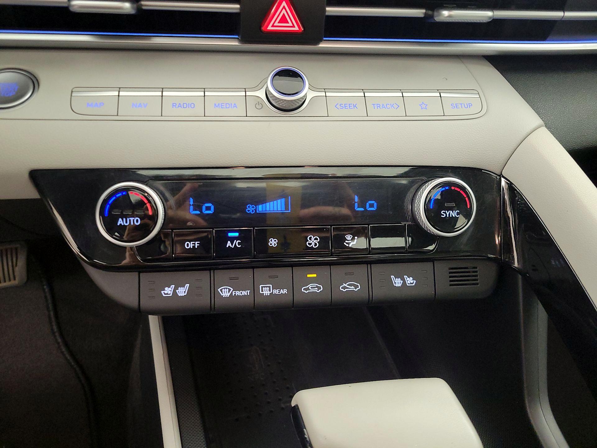 Thumbnail: 2023 Hyundai Elantra - 17