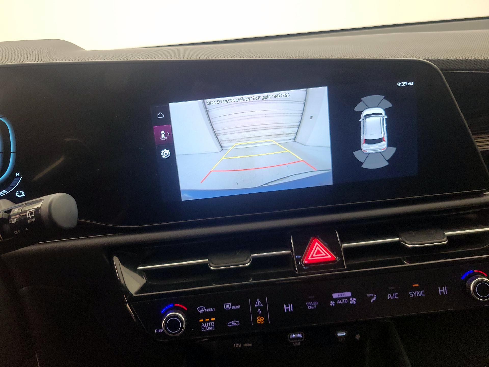 Thumbnail: 2023 Kia Niro - 15