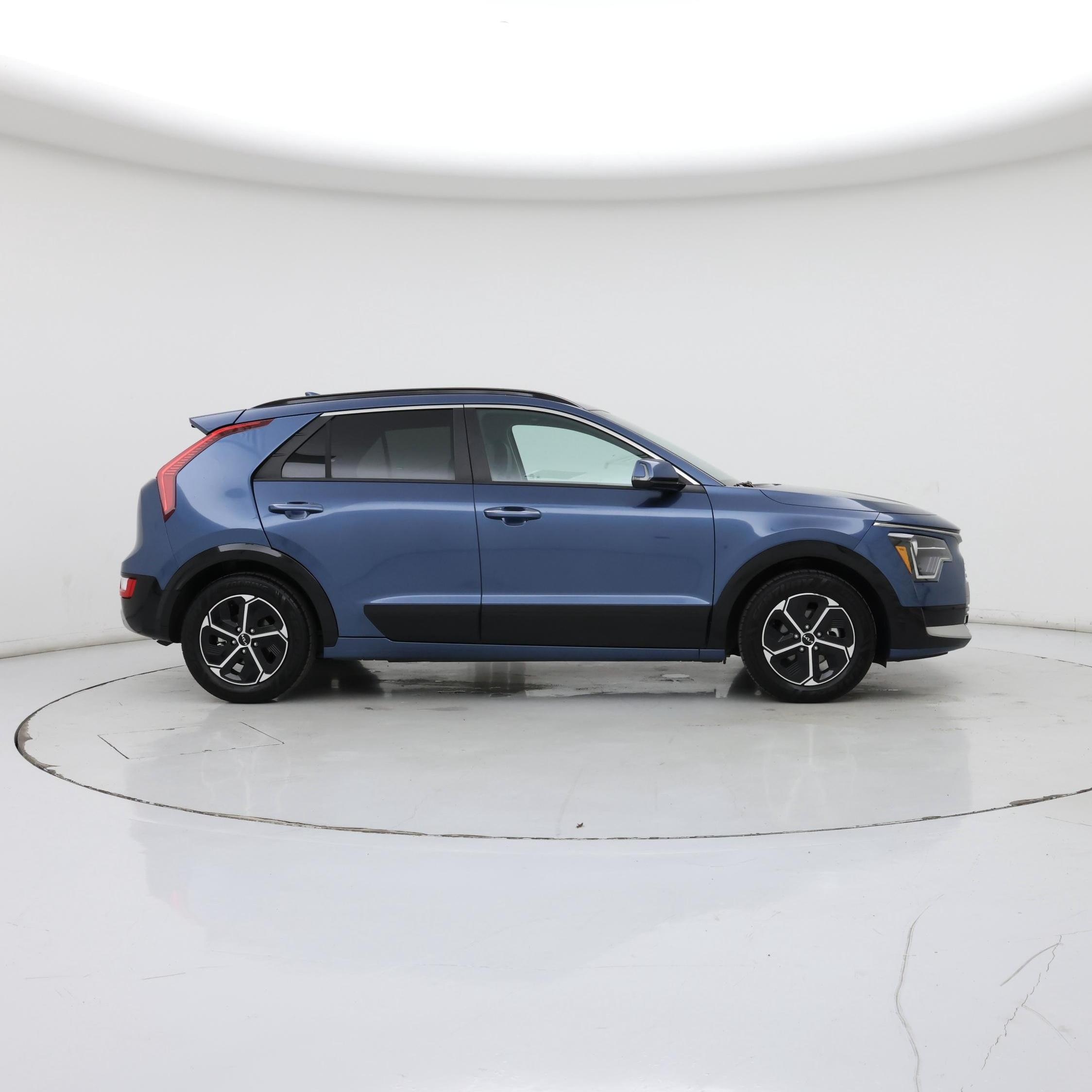 Thumbnail: 2023 Kia Niro - 7
