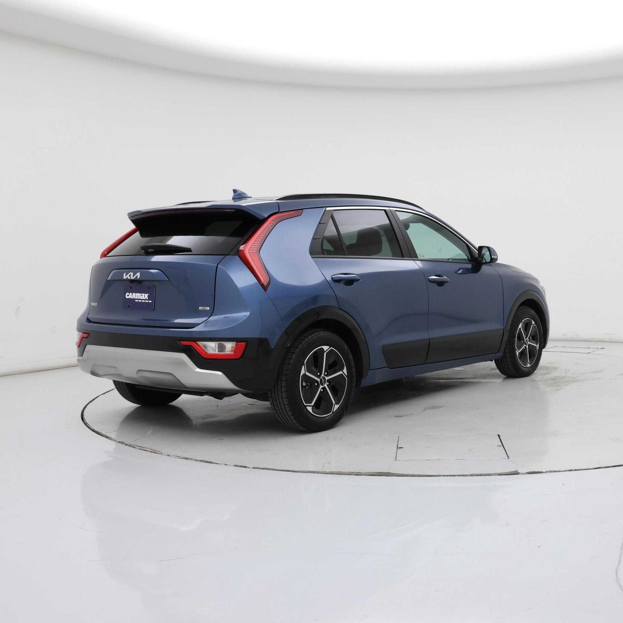 Thumbnail: 2023 Kia Niro - 8