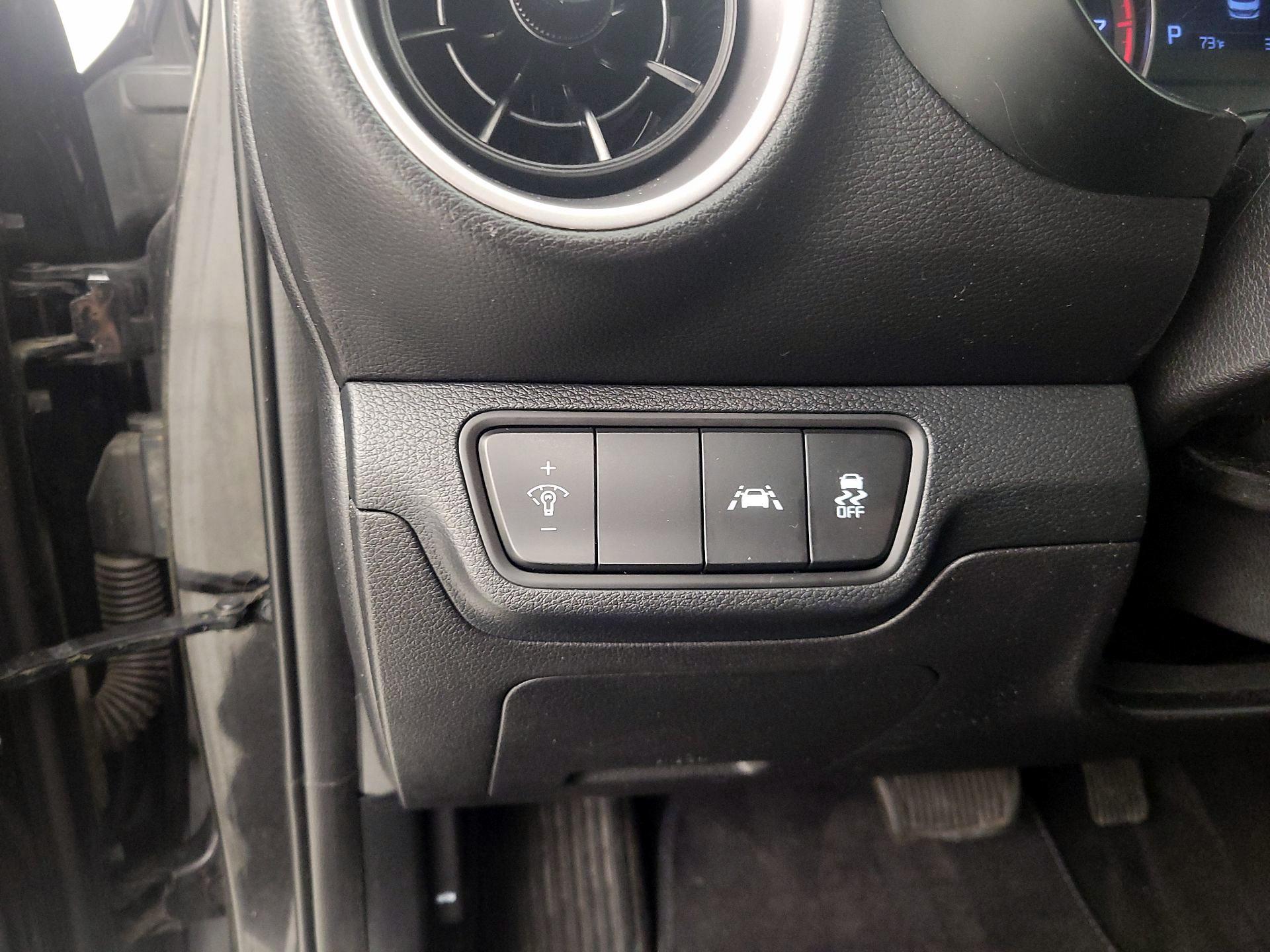 Thumbnail: 2021 Kia Forte - 13