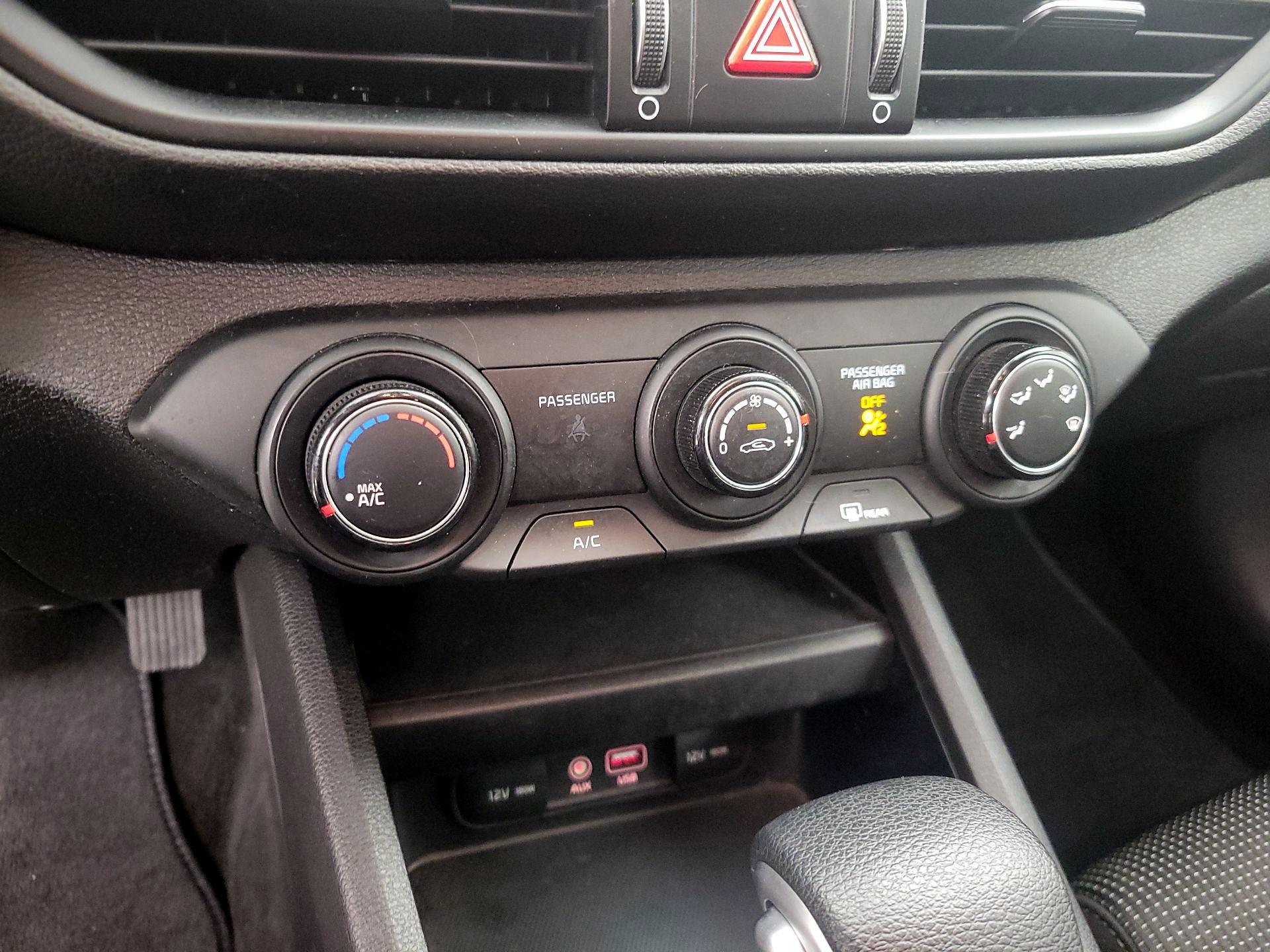 Thumbnail: 2021 Kia Forte - 16