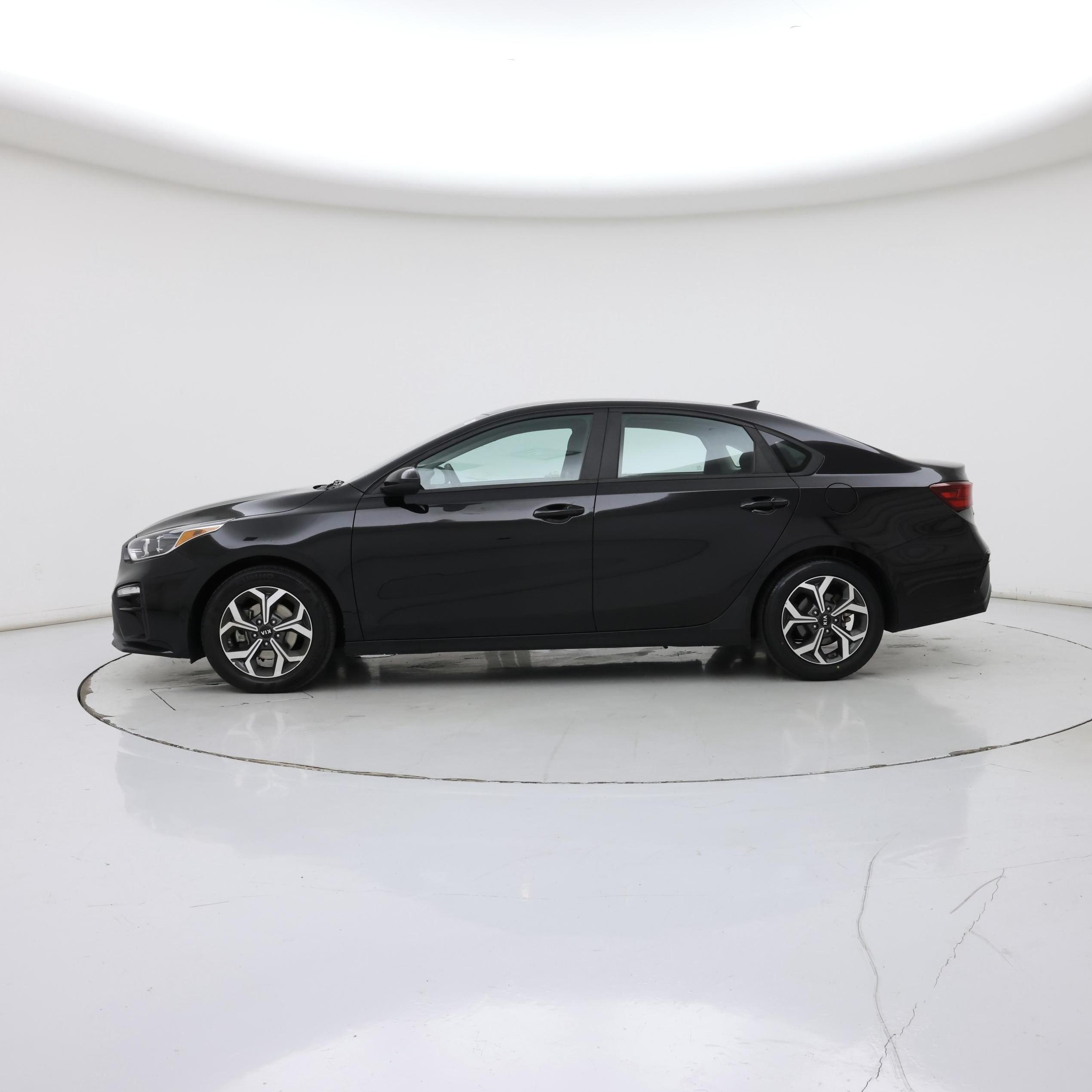 Thumbnail: 2021 Kia Forte - 3