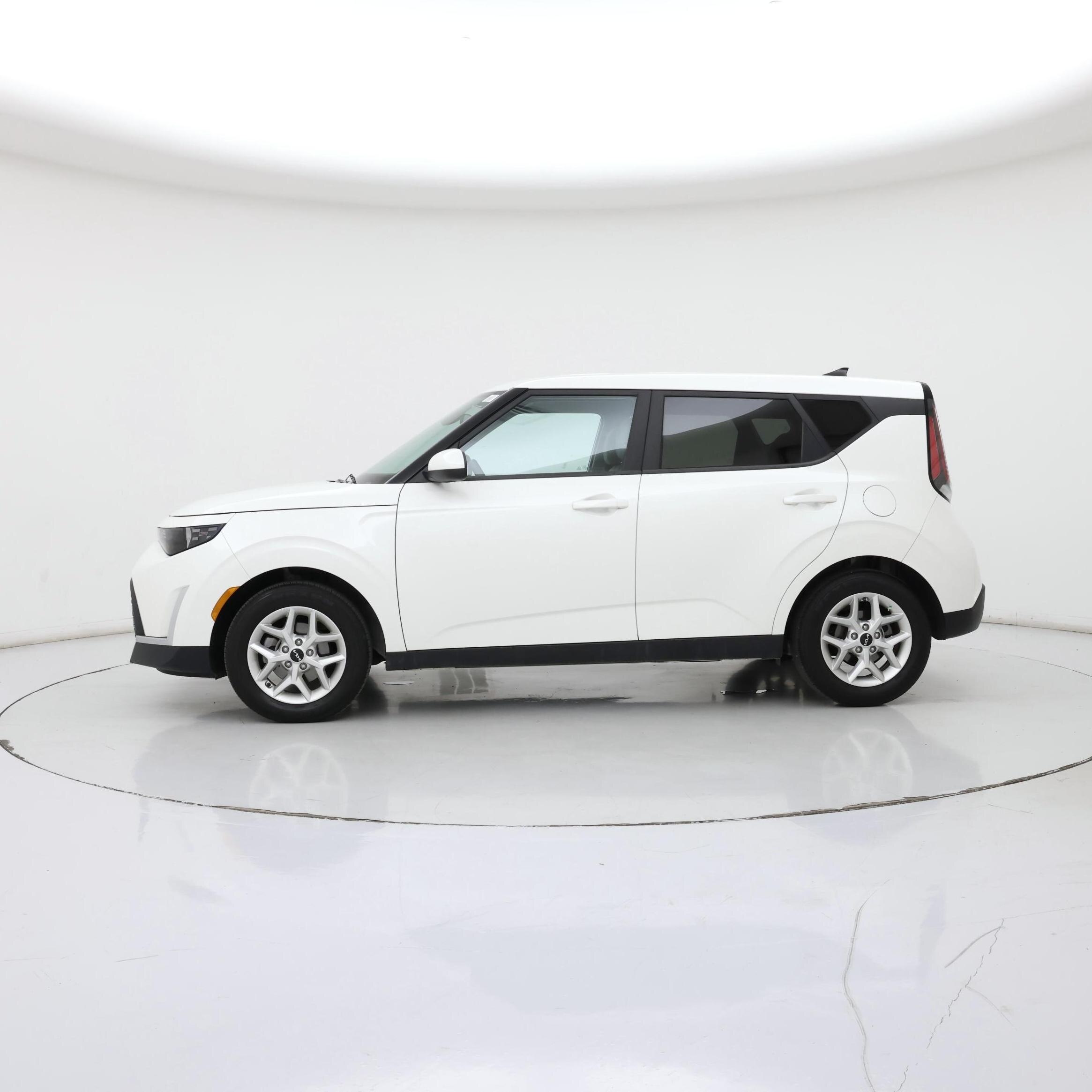 Thumbnail: 2023 Kia Soul - 3