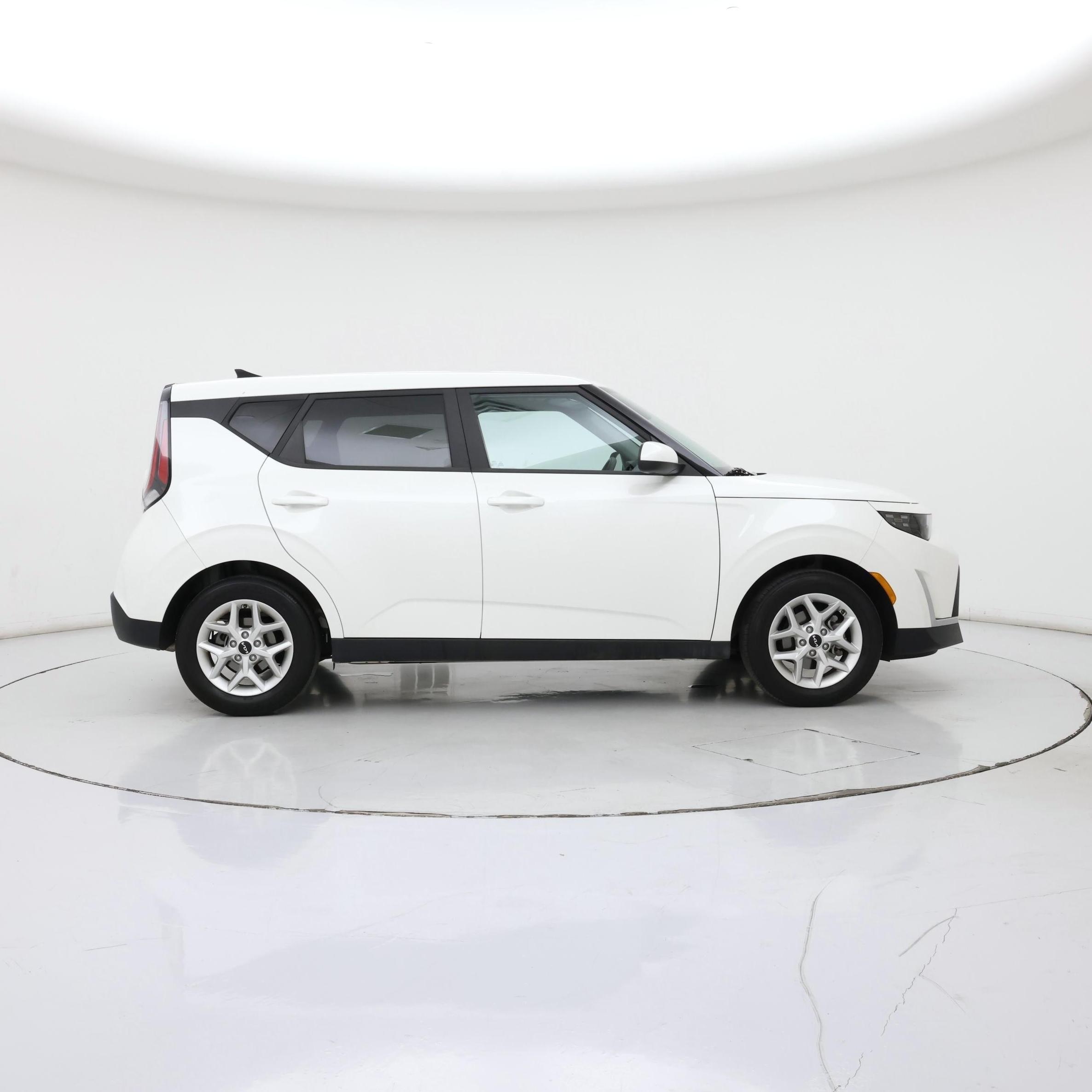 Thumbnail: 2023 Kia Soul - 7