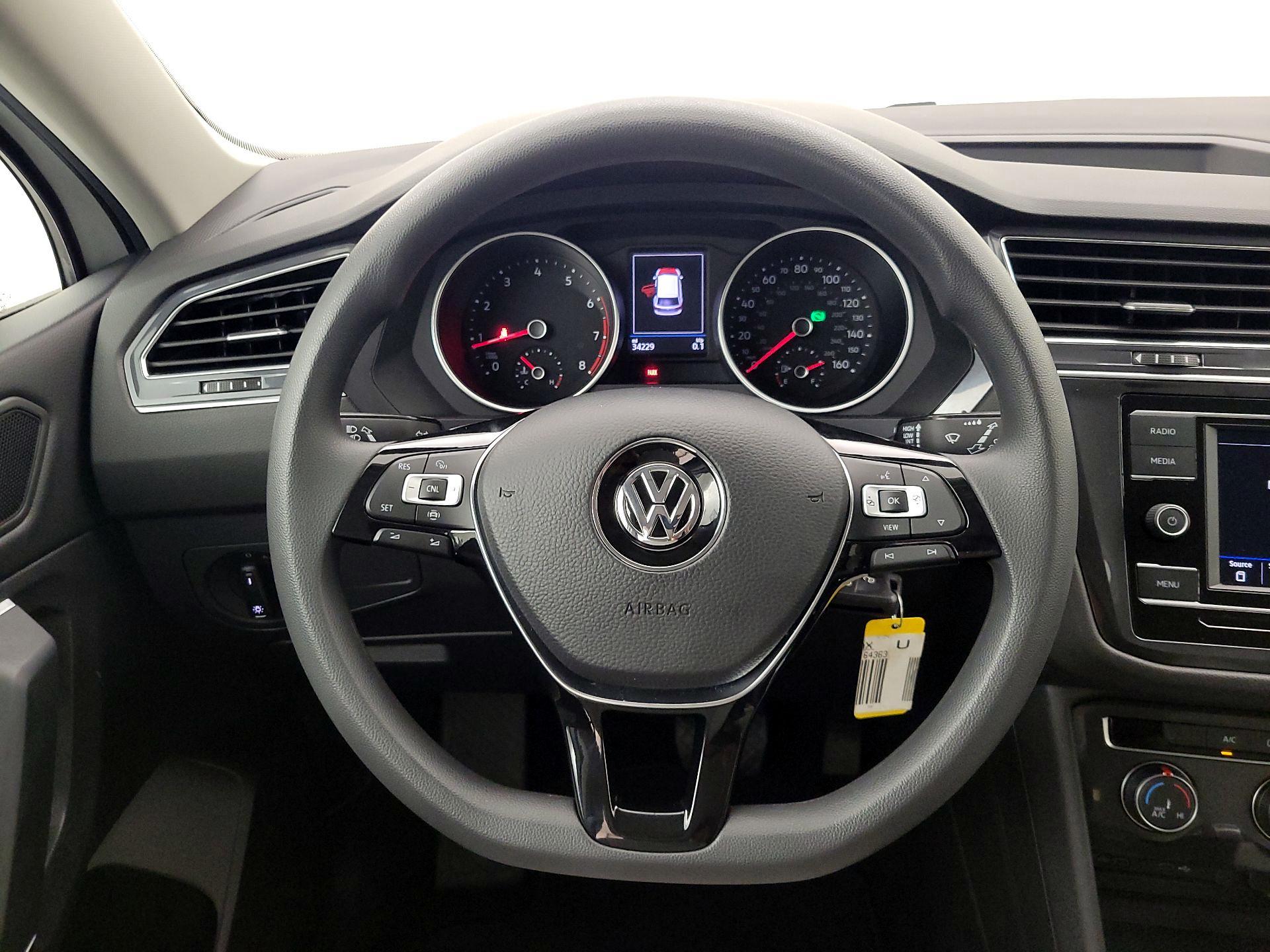 Thumbnail: 2020 Volkswagen Tiguan - 10