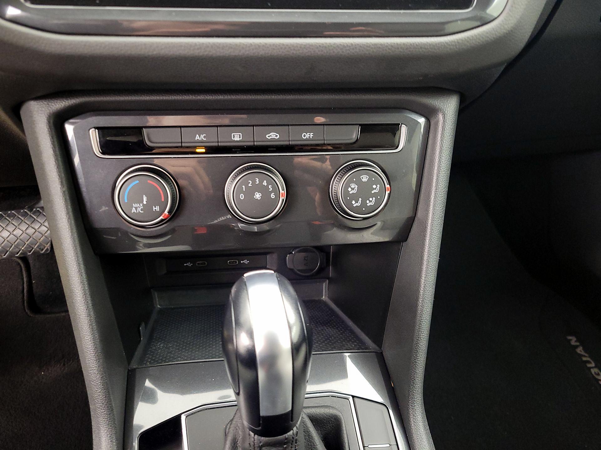 Thumbnail: 2020 Volkswagen Tiguan - 16