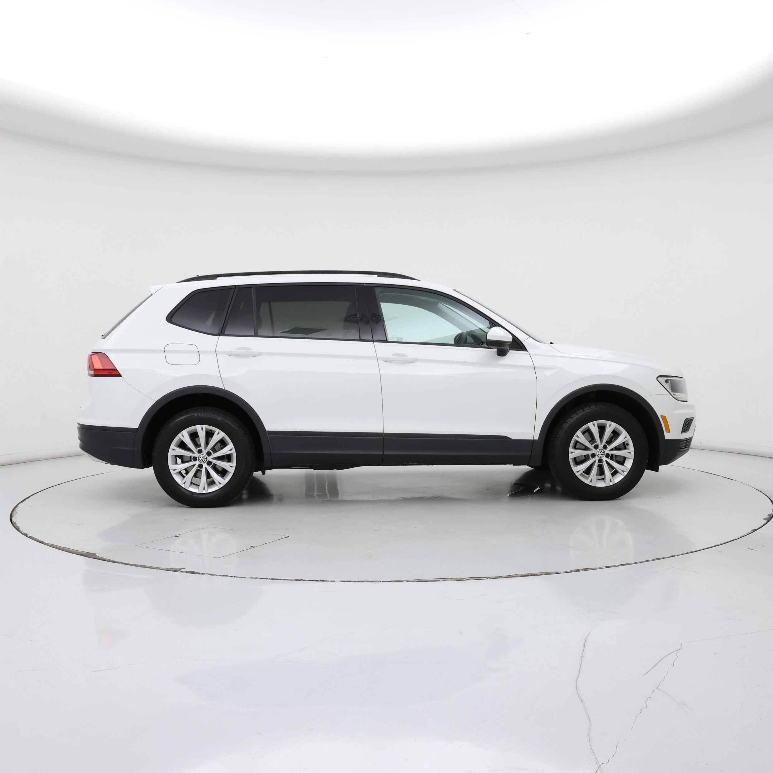 Thumbnail: 2020 Volkswagen Tiguan - 7