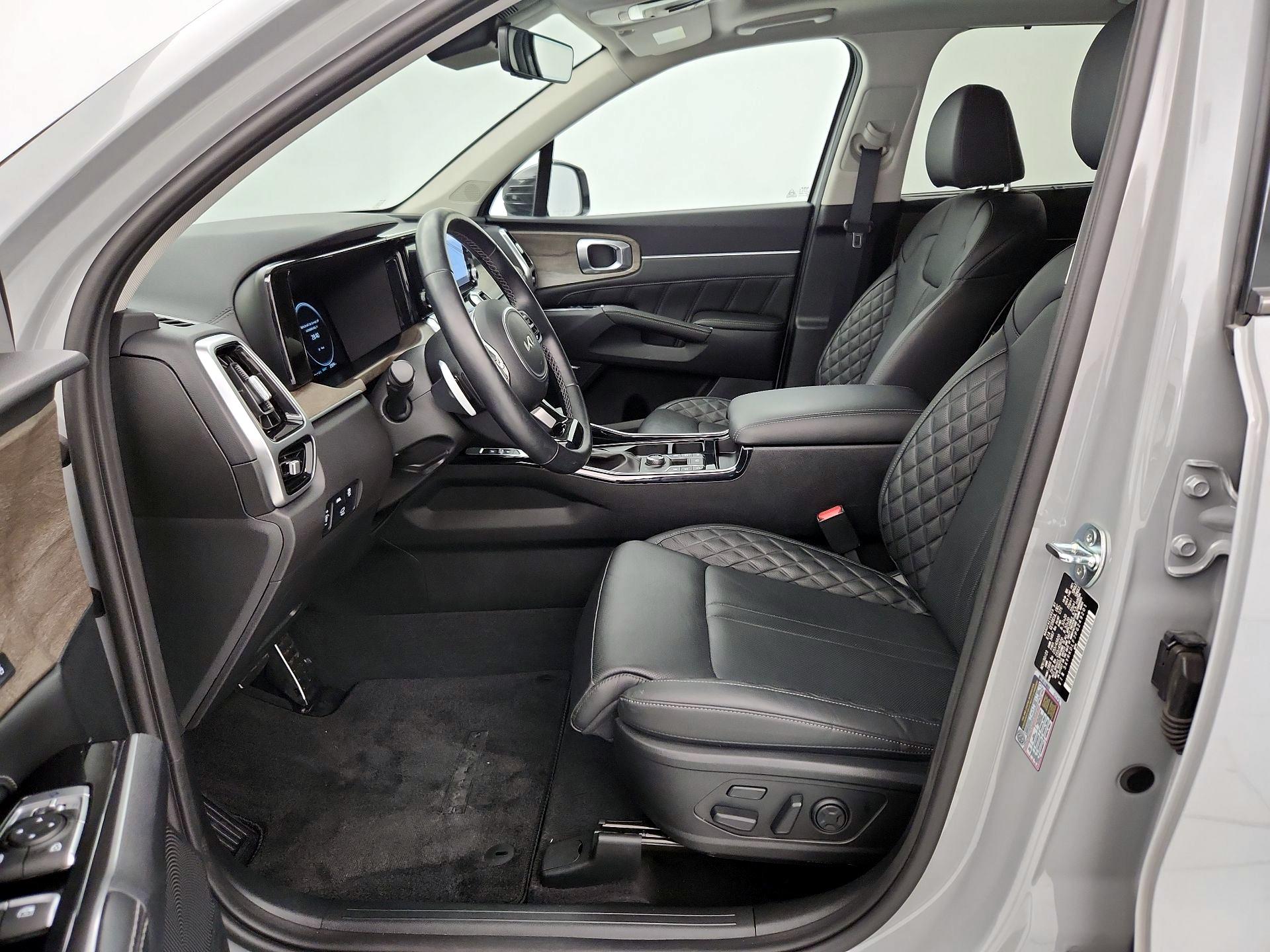 Thumbnail: 2023 Kia Sorento - 11