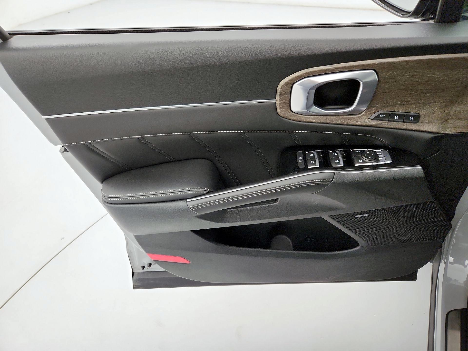 Thumbnail: 2023 Kia Sorento - 12