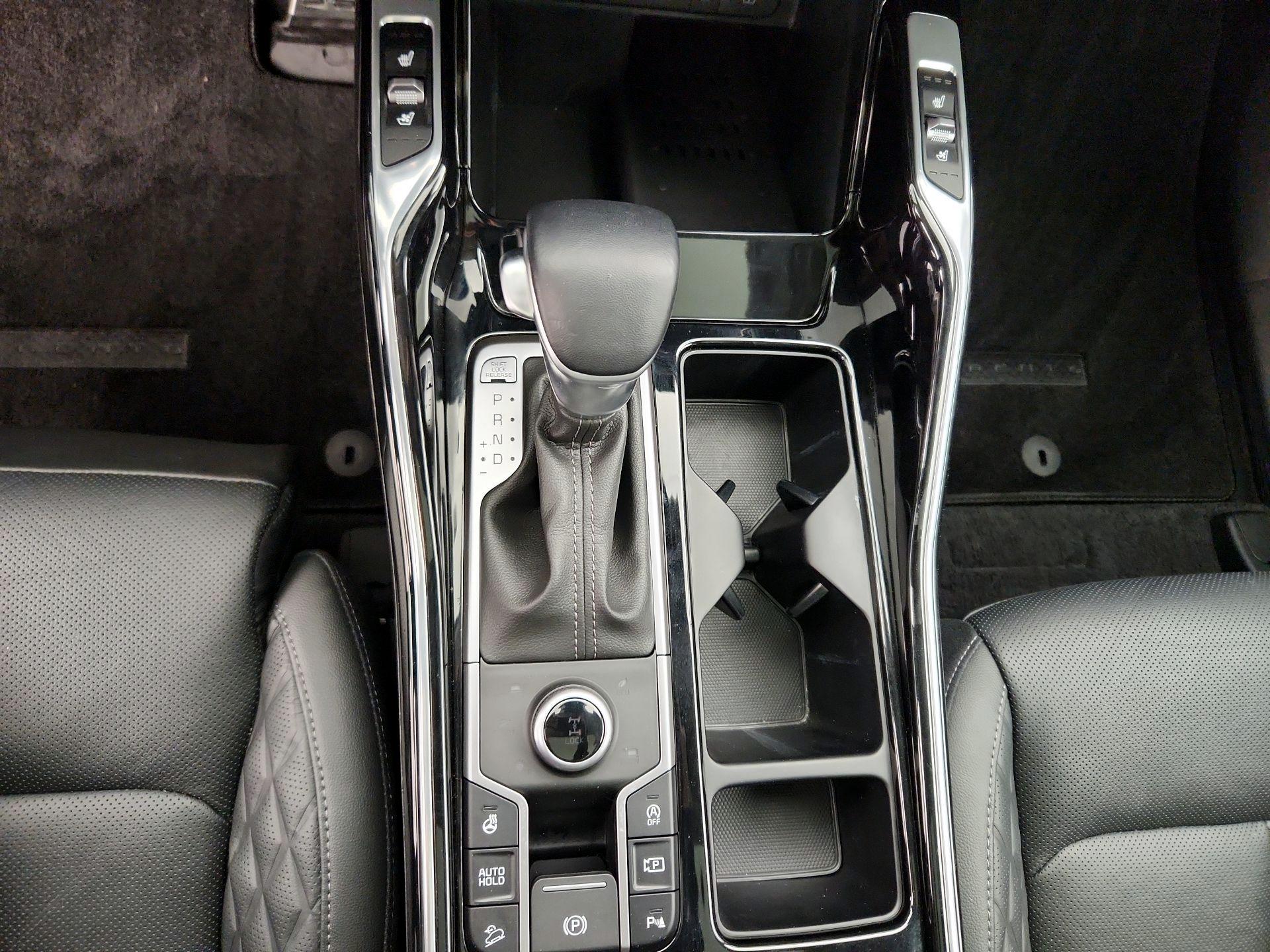 Thumbnail: 2023 Kia Sorento - 18