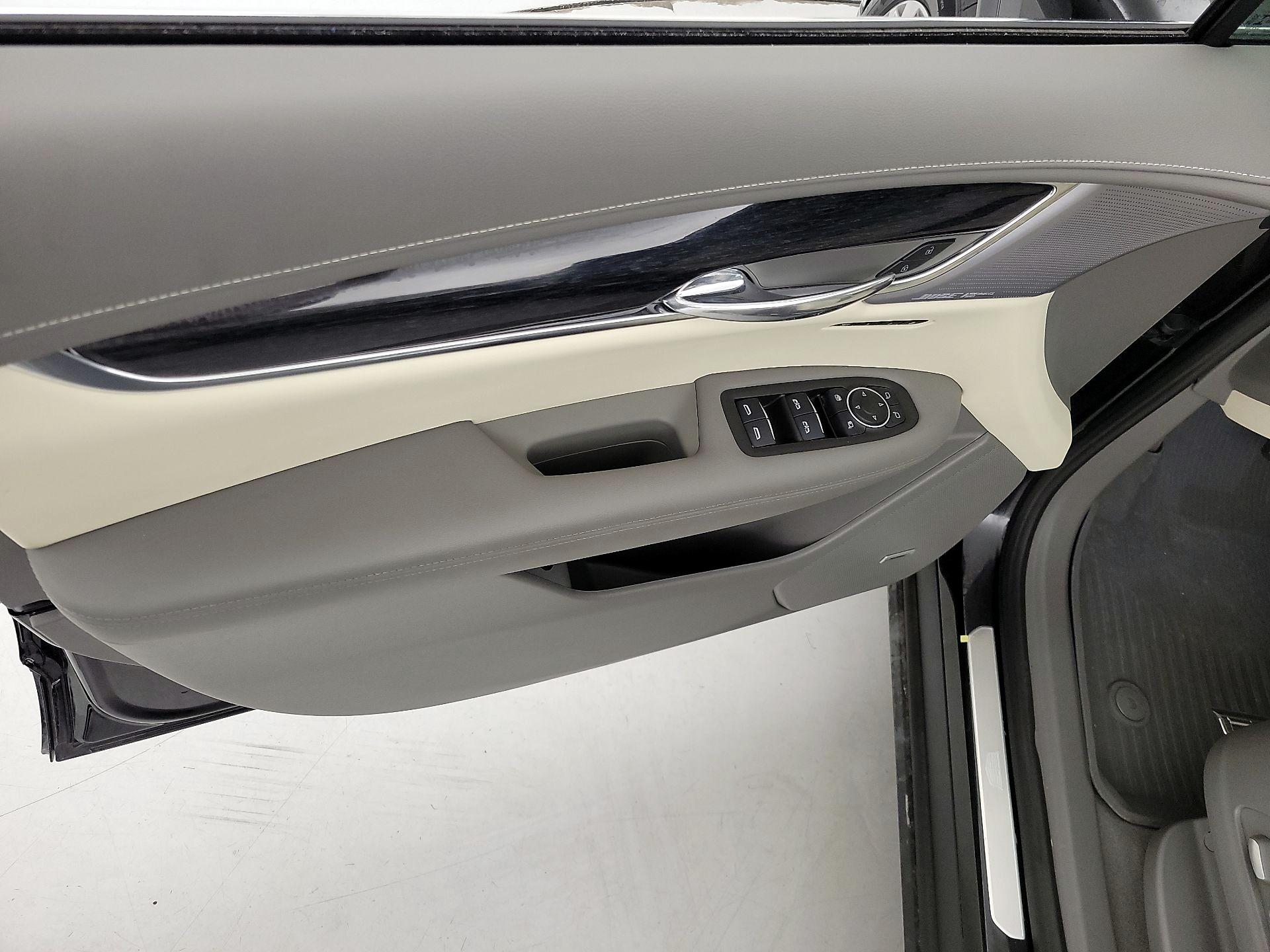 Thumbnail: 2023 Cadillac XT6 - 12