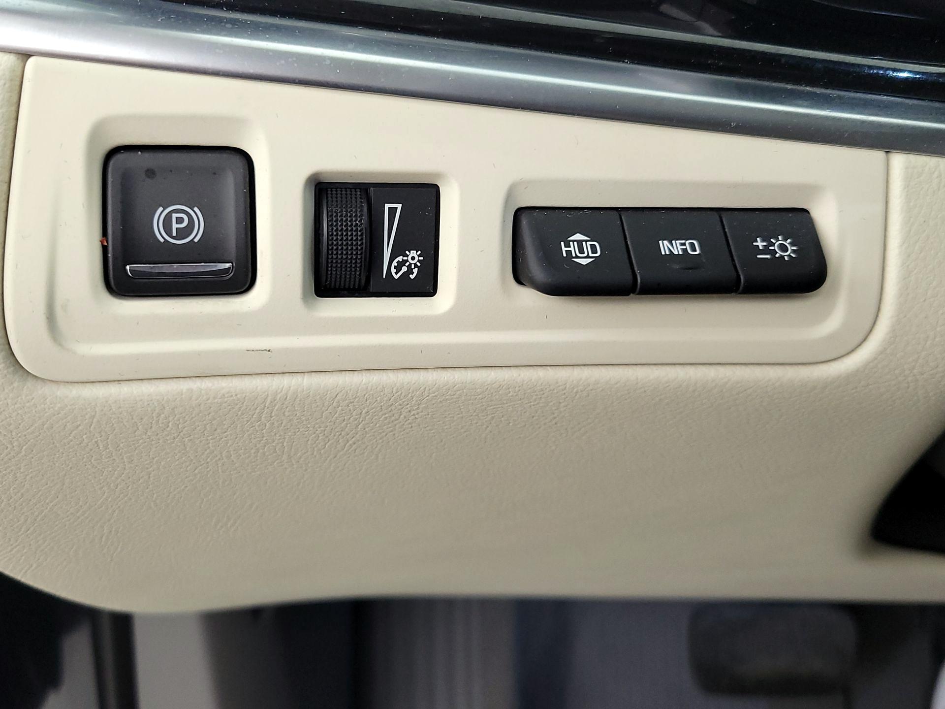 Thumbnail: 2023 Cadillac XT6 - 13