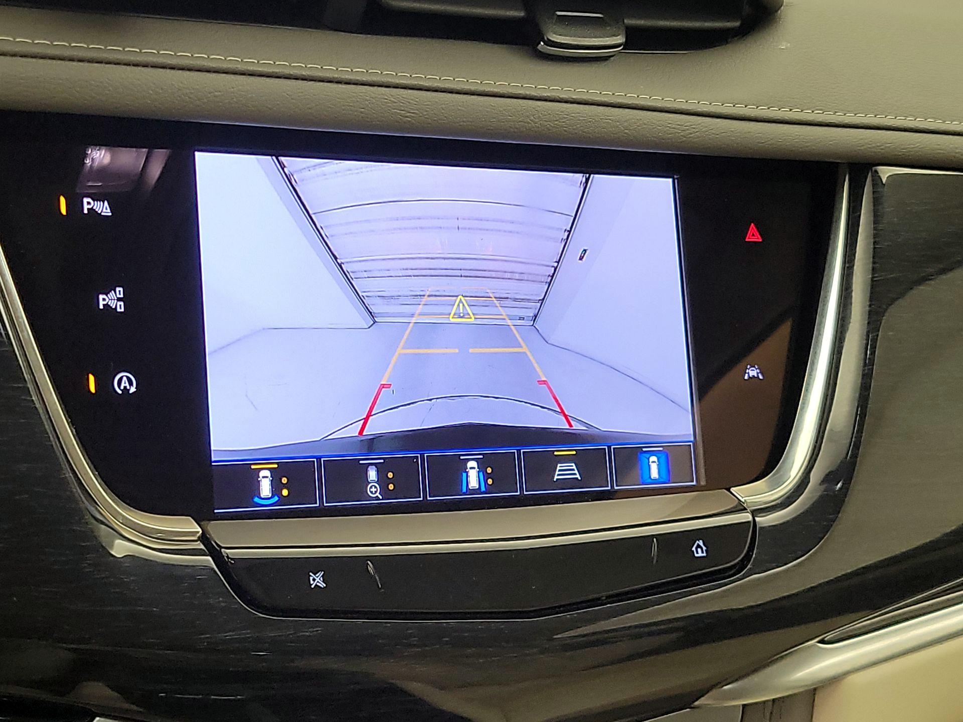 Thumbnail: 2023 Cadillac XT6 - 15