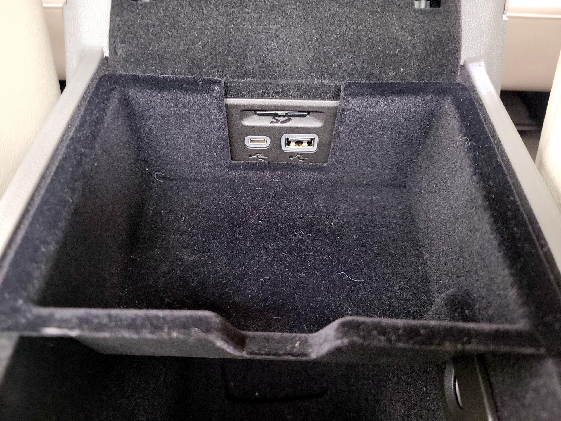 Thumbnail: 2023 Cadillac XT6 - 19