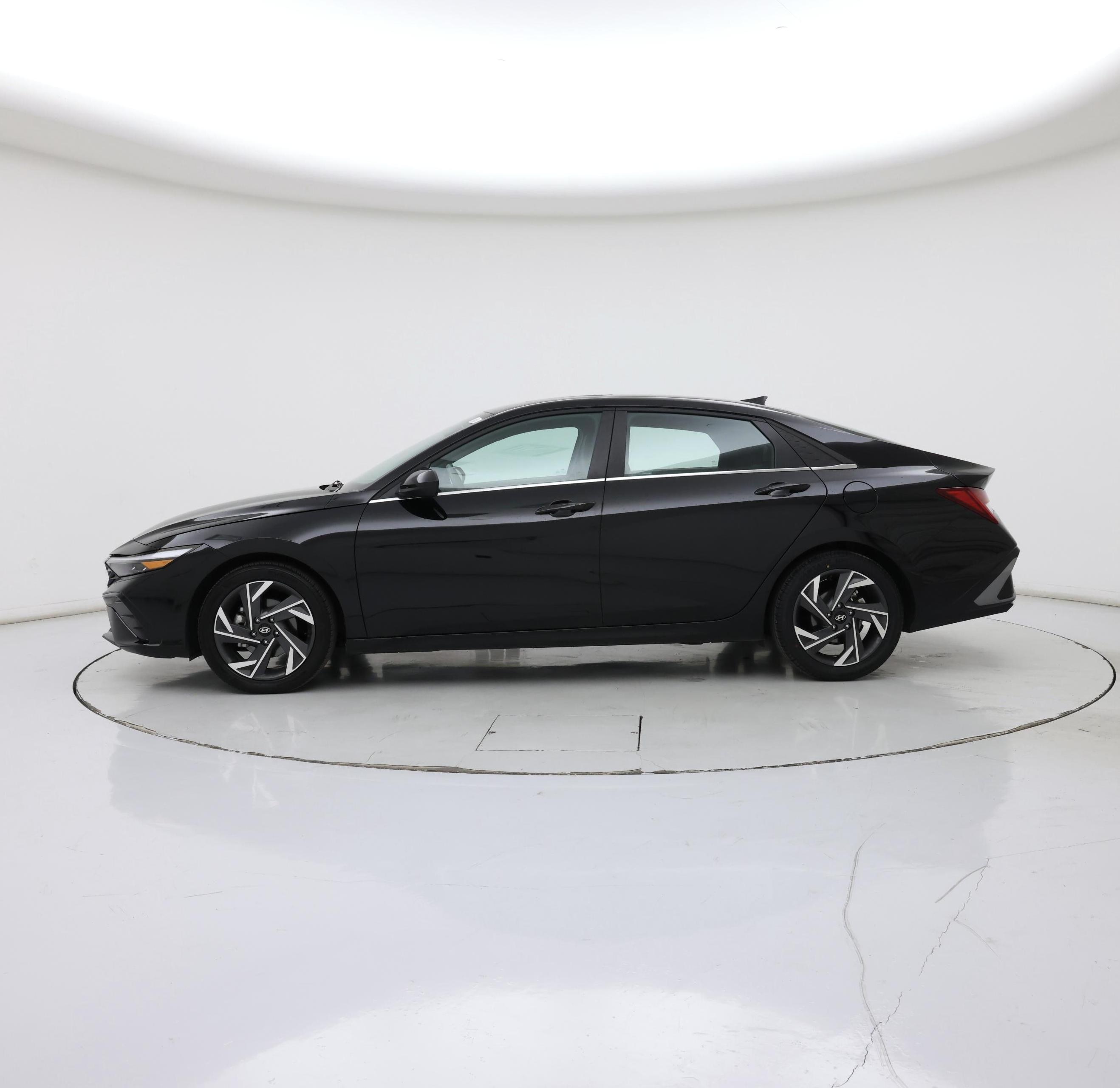 Thumbnail: 2024 Hyundai Elantra - 3