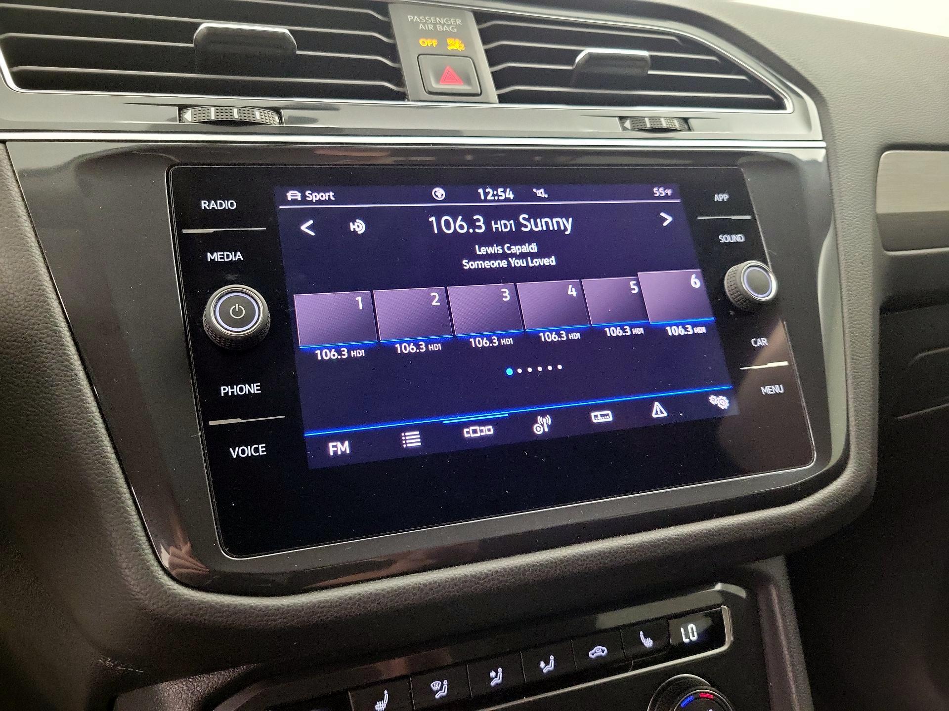 Thumbnail: 2021 Volkswagen Tiguan - 15