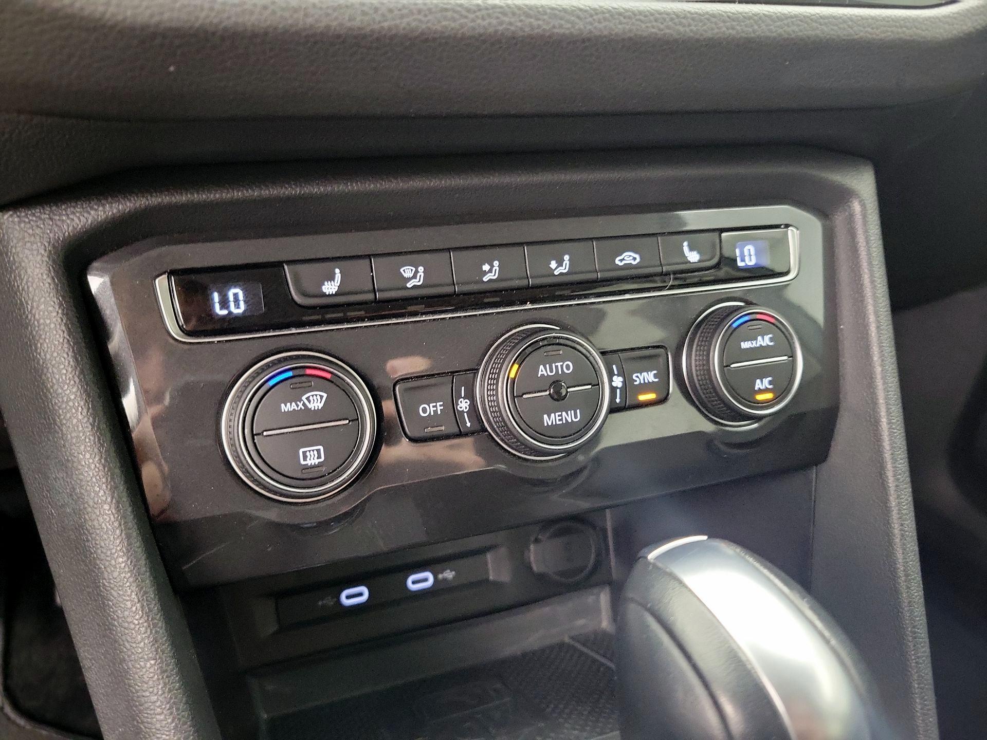 Thumbnail: 2021 Volkswagen Tiguan - 16