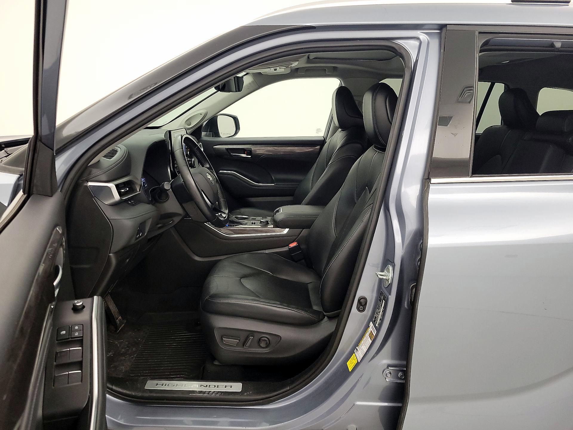 Thumbnail: 2021 Toyota Highlander - 11