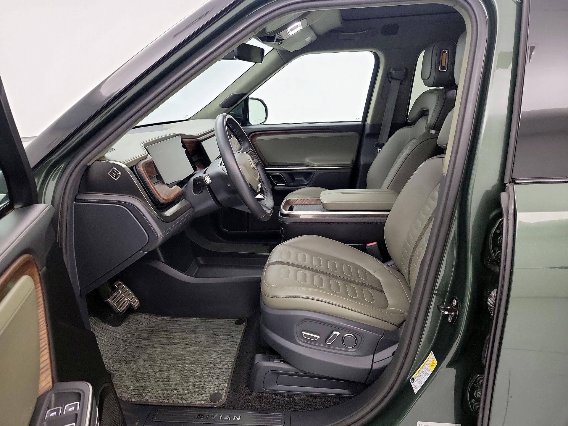 Thumbnail: 2022 Rivian R1T - 11