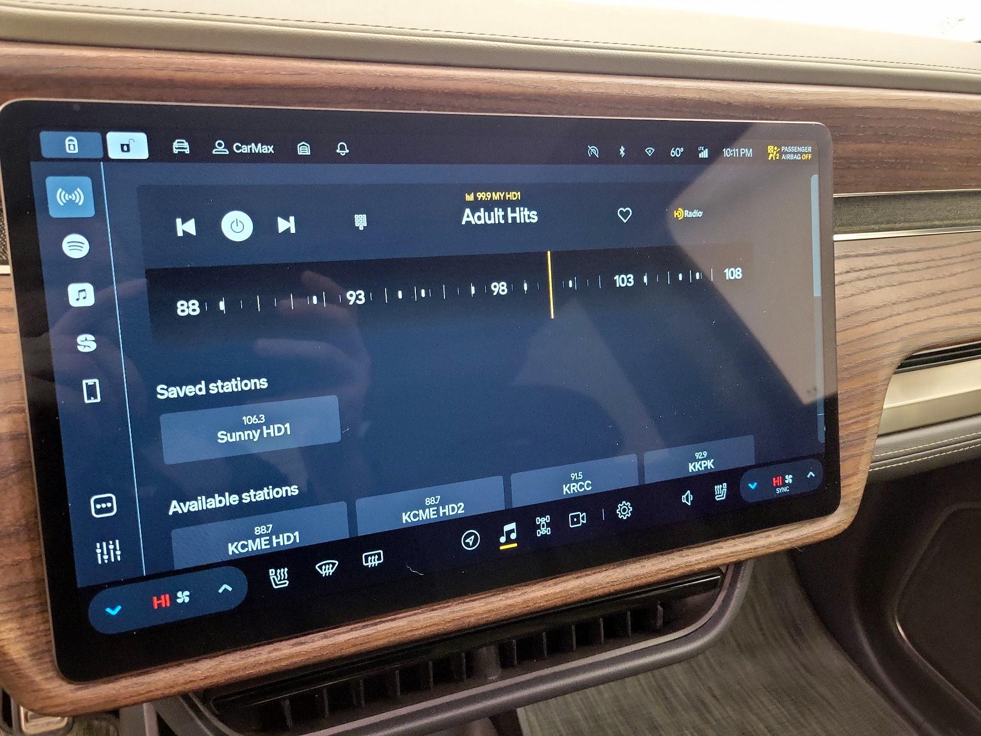 Thumbnail: 2022 Rivian R1T - 15