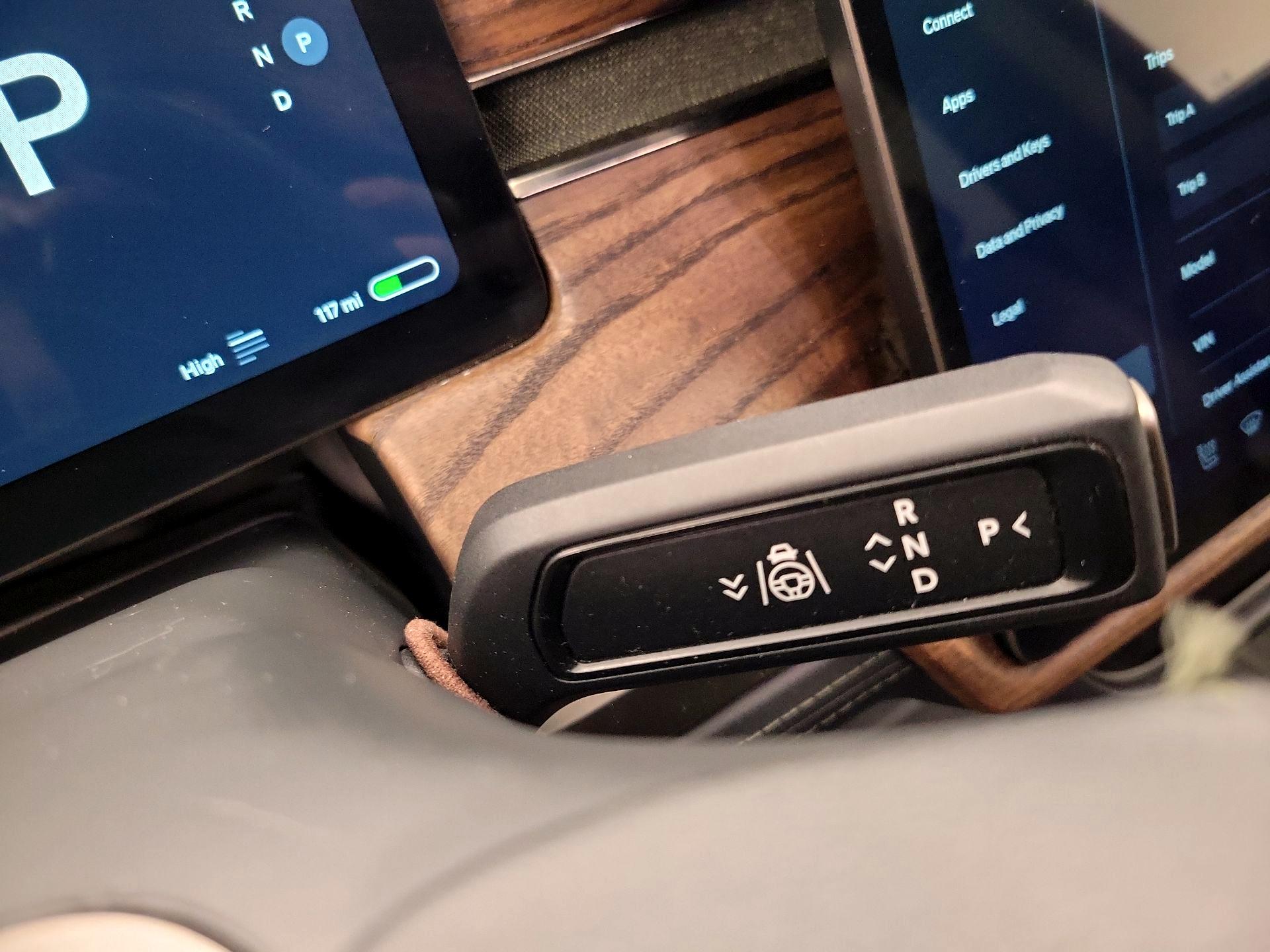 Thumbnail: 2022 Rivian R1T - 17