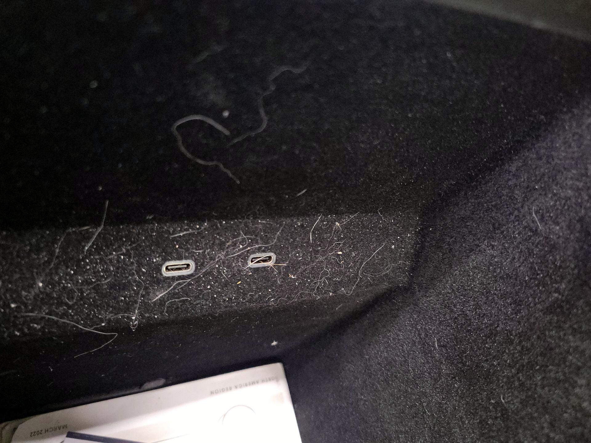 Thumbnail: 2022 Rivian R1T - 18