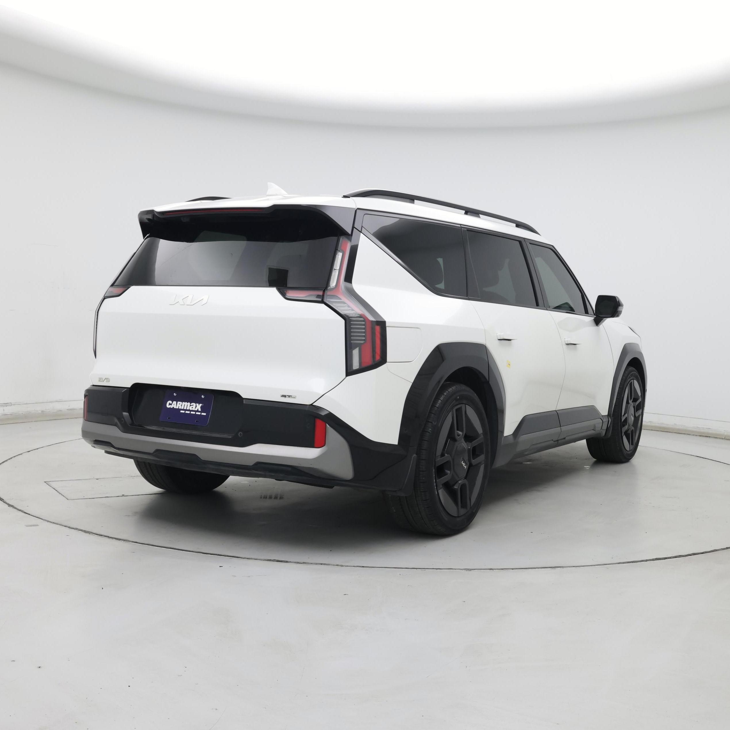 Thumbnail: 2024 Kia EV9 - 8