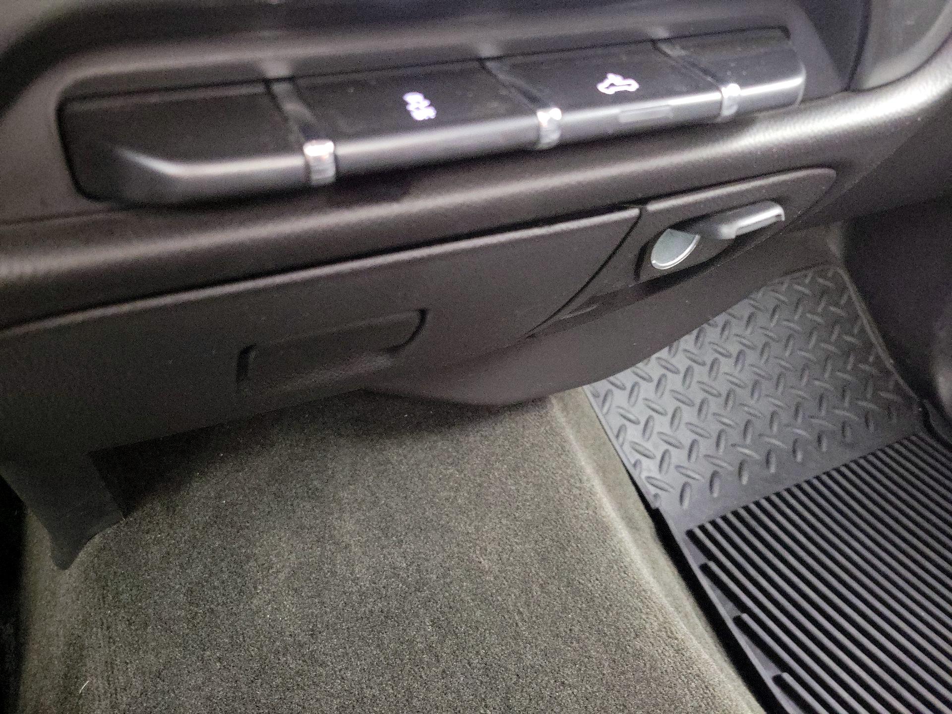 Thumbnail: 2015 Chevrolet Silverado 1500 - 19