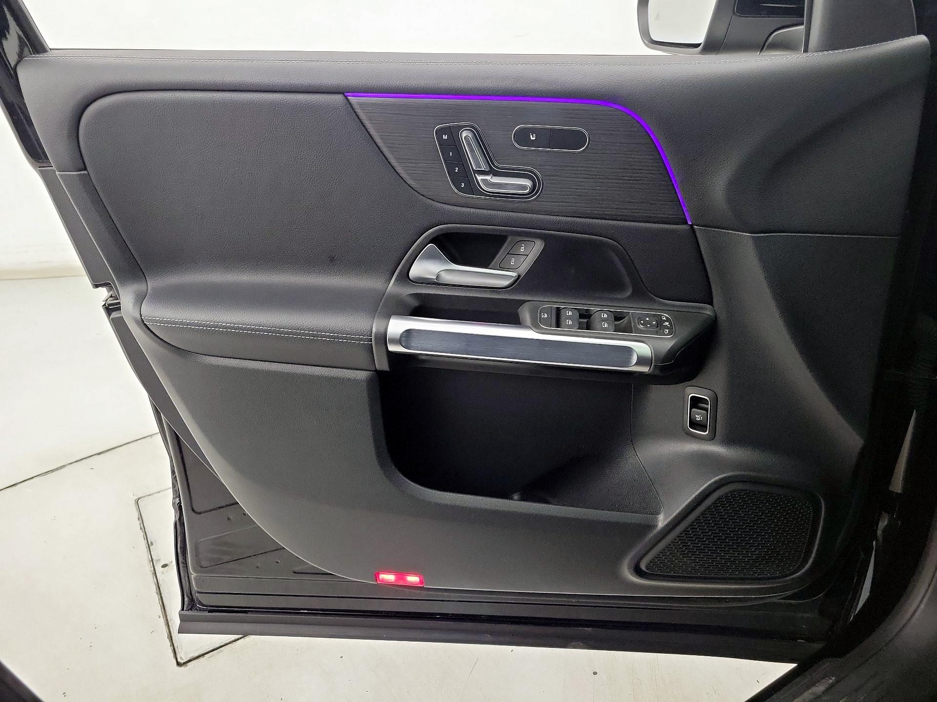 Thumbnail: 2023 Mercedes-Benz GLB - 12