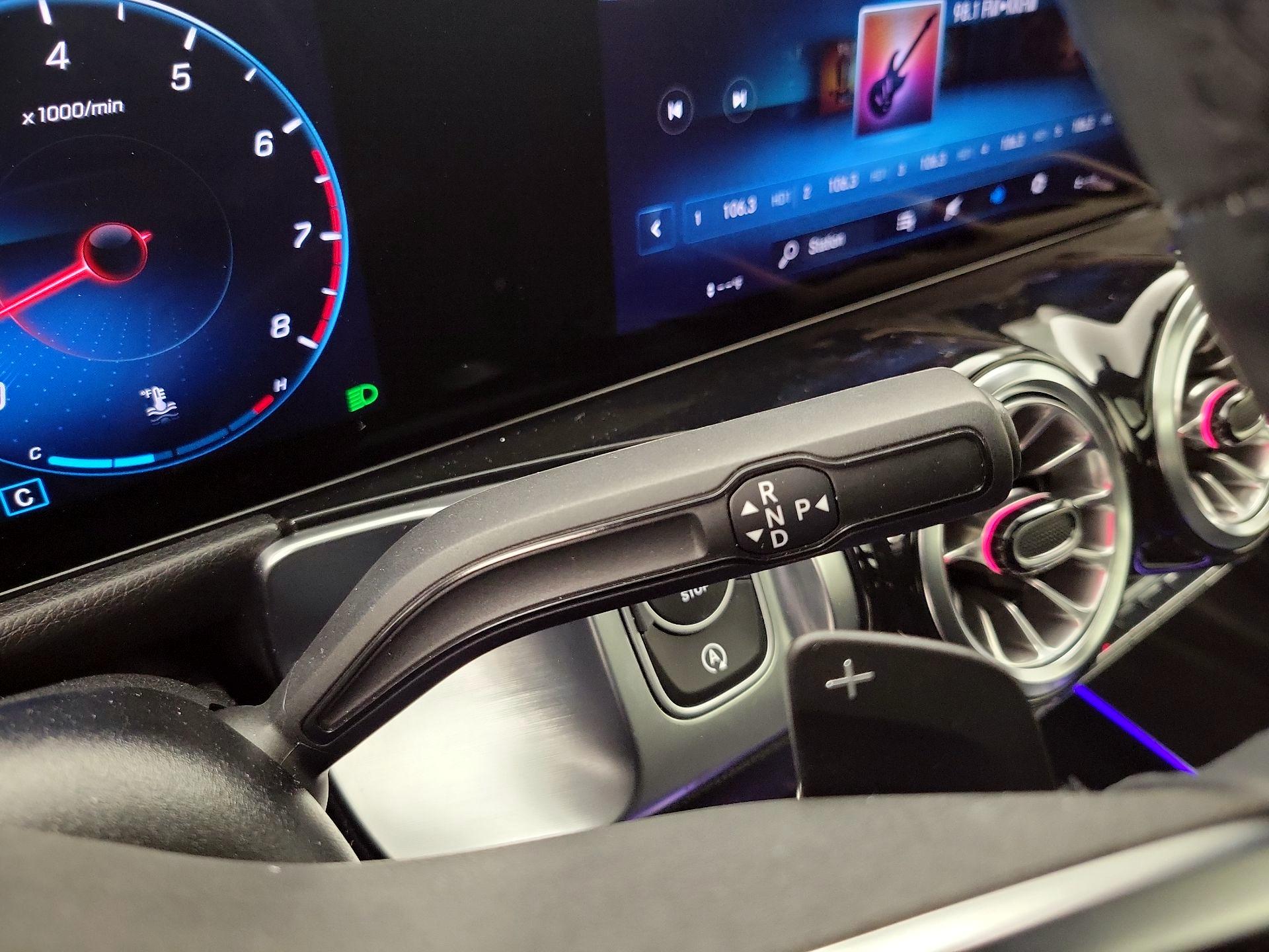 Thumbnail: 2023 Mercedes-Benz GLB - 17