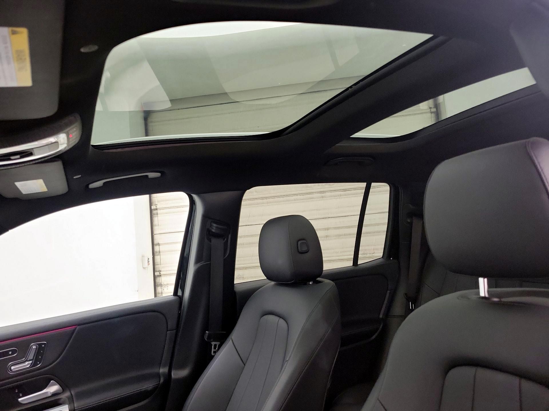 Thumbnail: 2023 Mercedes-Benz GLB - 19