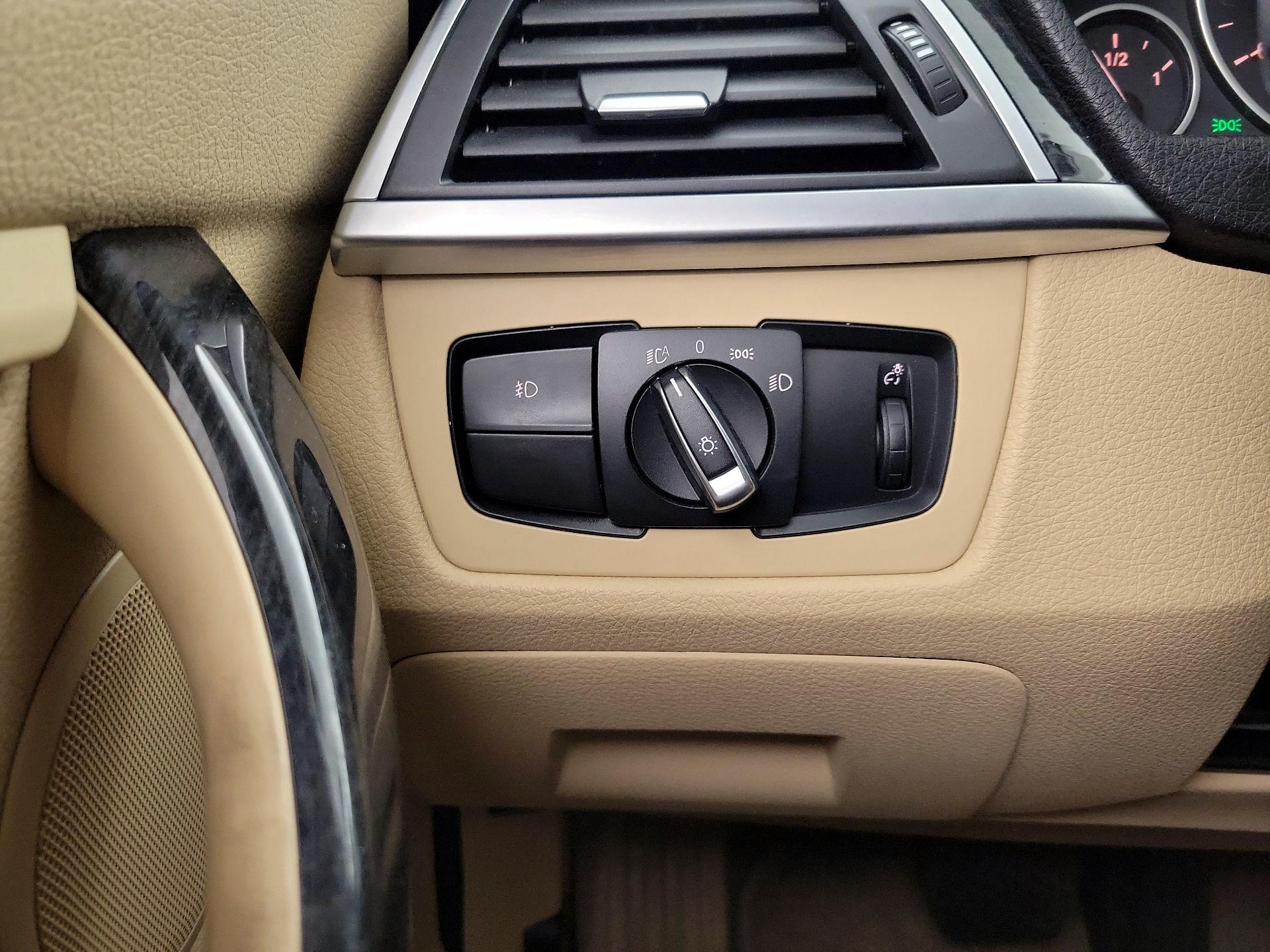 Thumbnail: 2016 BMW 3 Series - 13