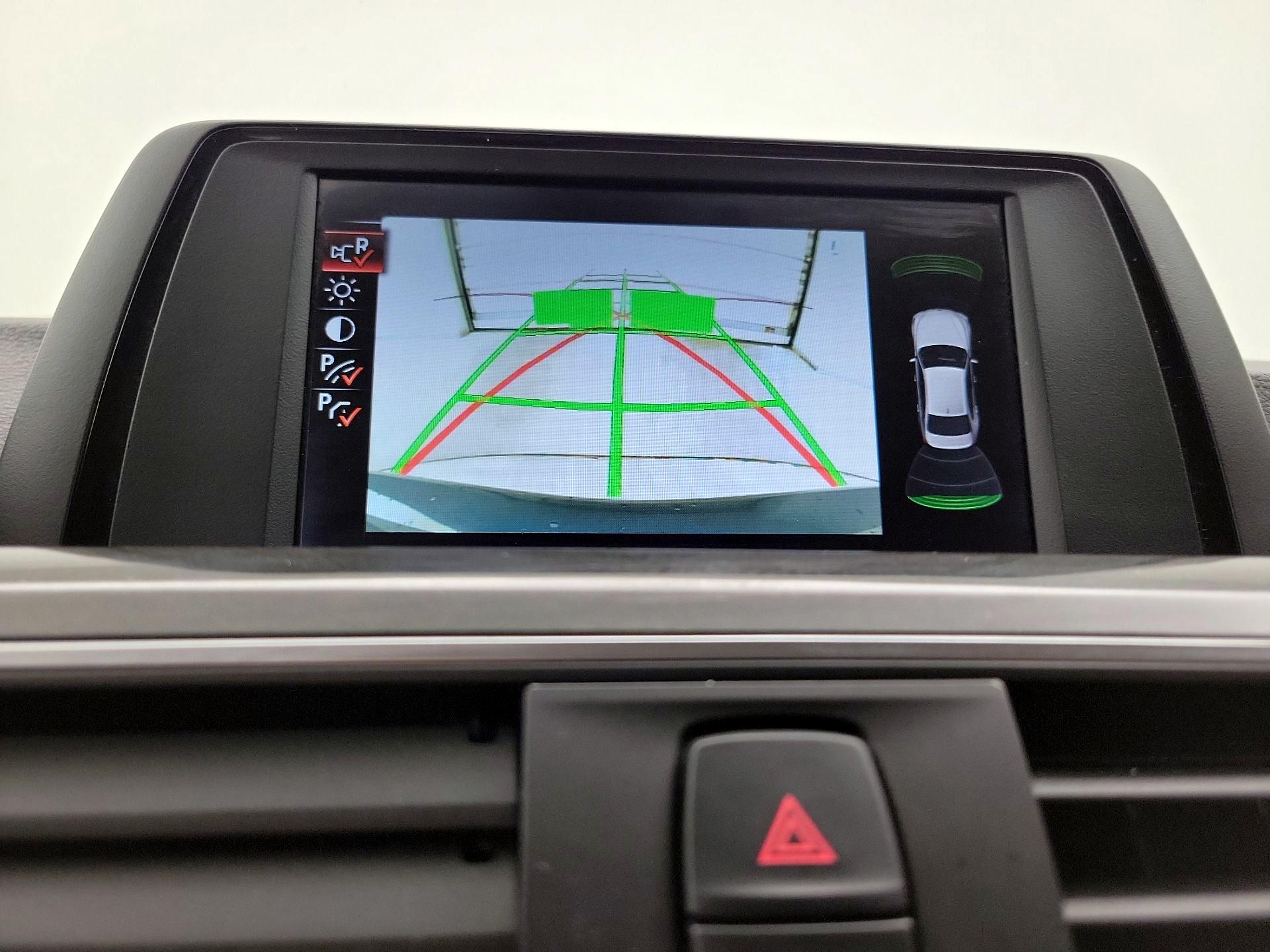 Thumbnail: 2016 BMW 3 Series - 14