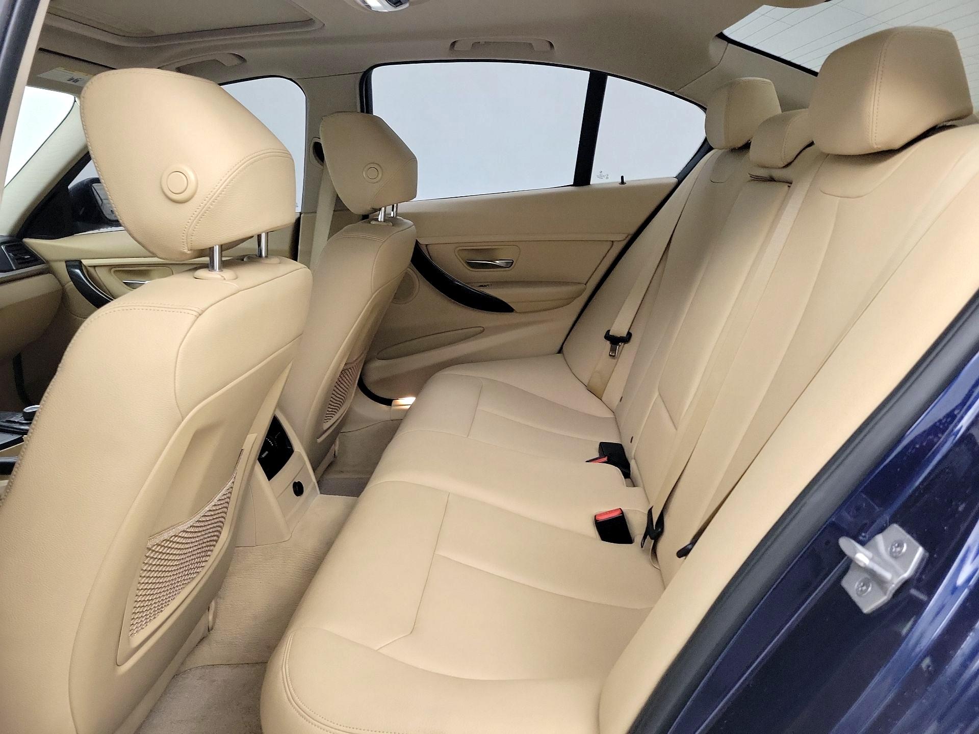 Thumbnail: 2016 BMW 3 Series - 18