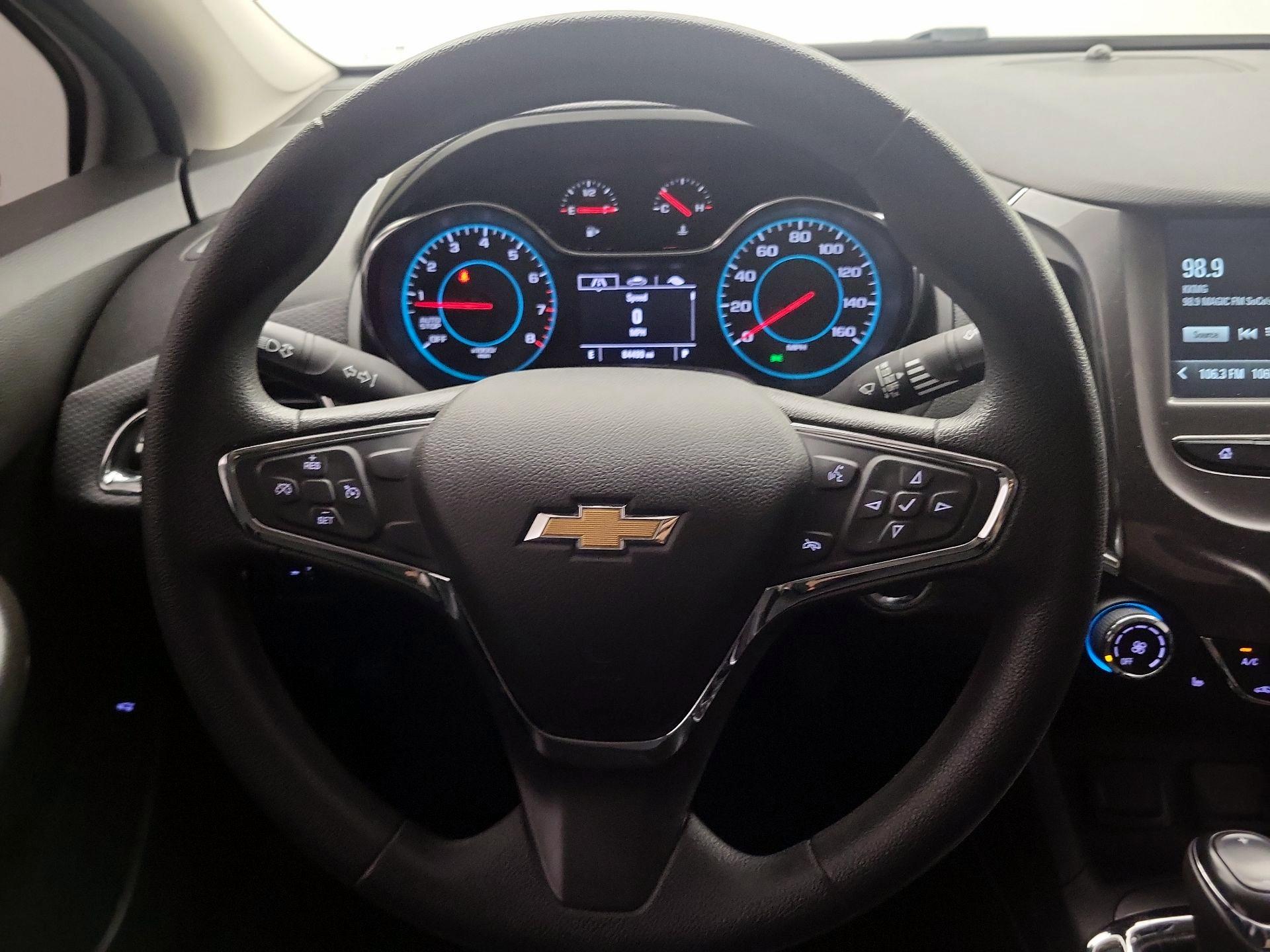 Thumbnail: 2018 Chevrolet Cruze - 10