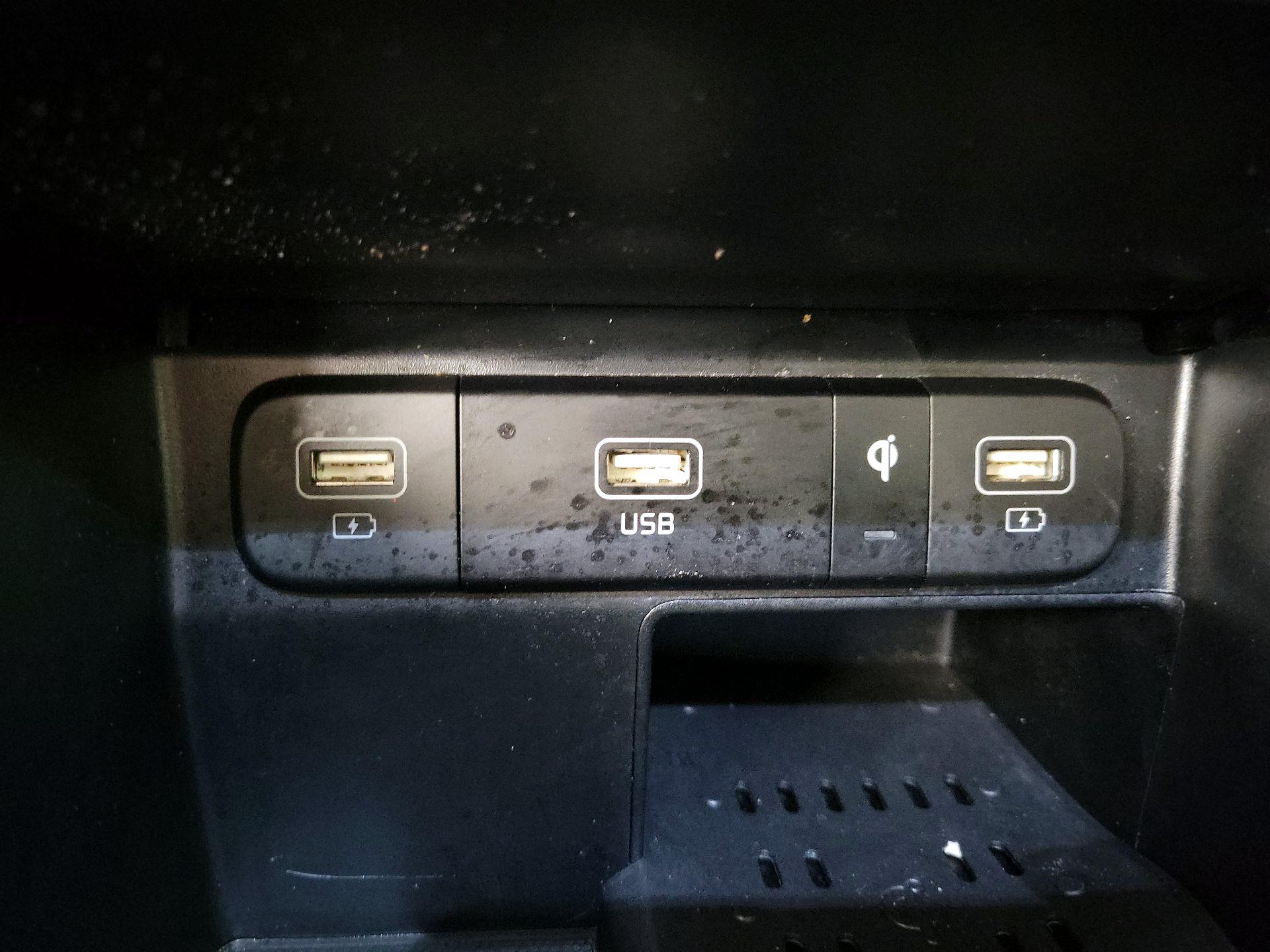 Thumbnail: 2022 Kia Sorento - 19