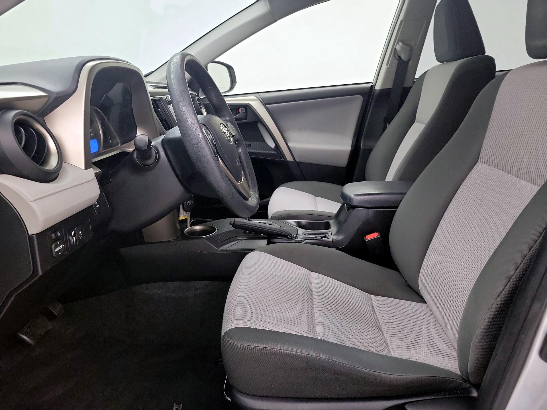 Thumbnail: 2015 Toyota RAV4 - 11