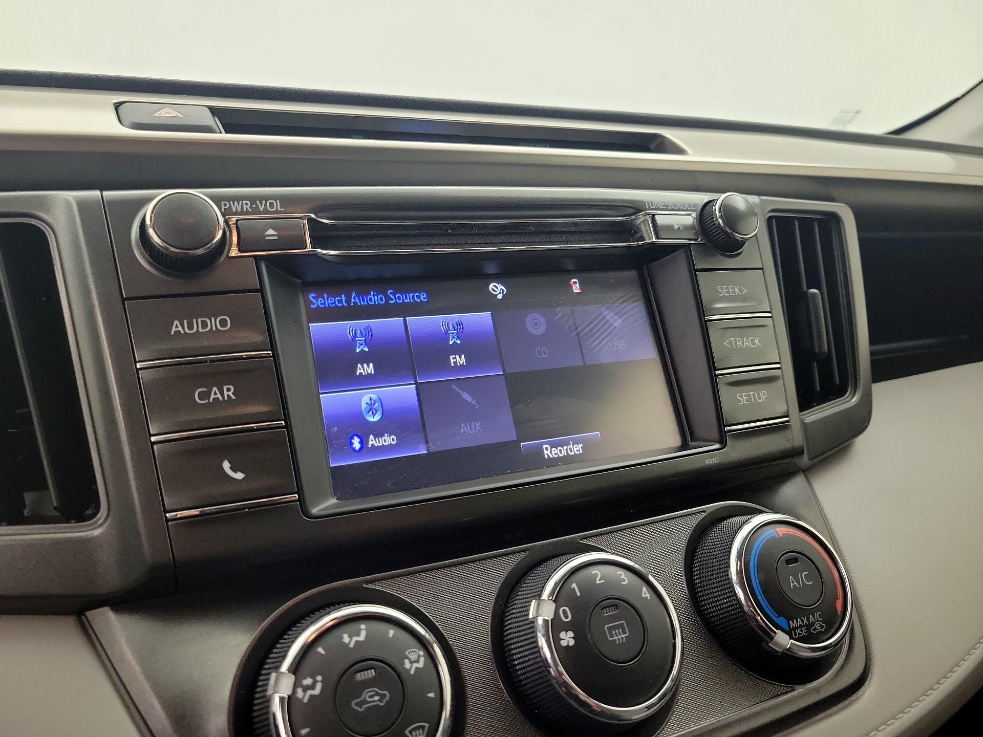 Thumbnail: 2015 Toyota RAV4 - 15