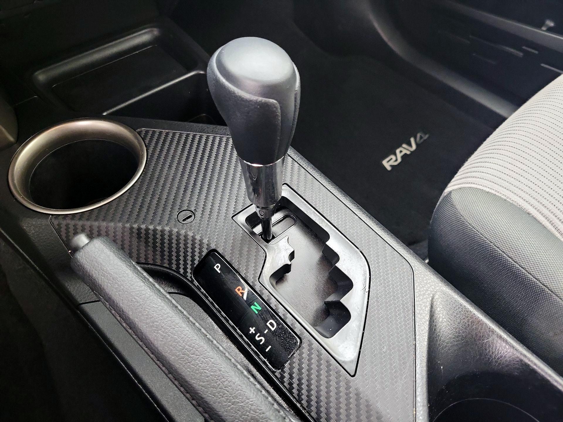 Thumbnail: 2015 Toyota RAV4 - 17