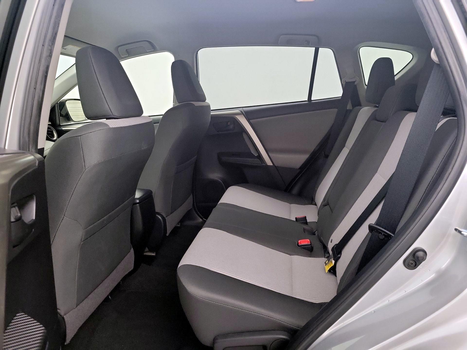 Thumbnail: 2015 Toyota RAV4 - 19